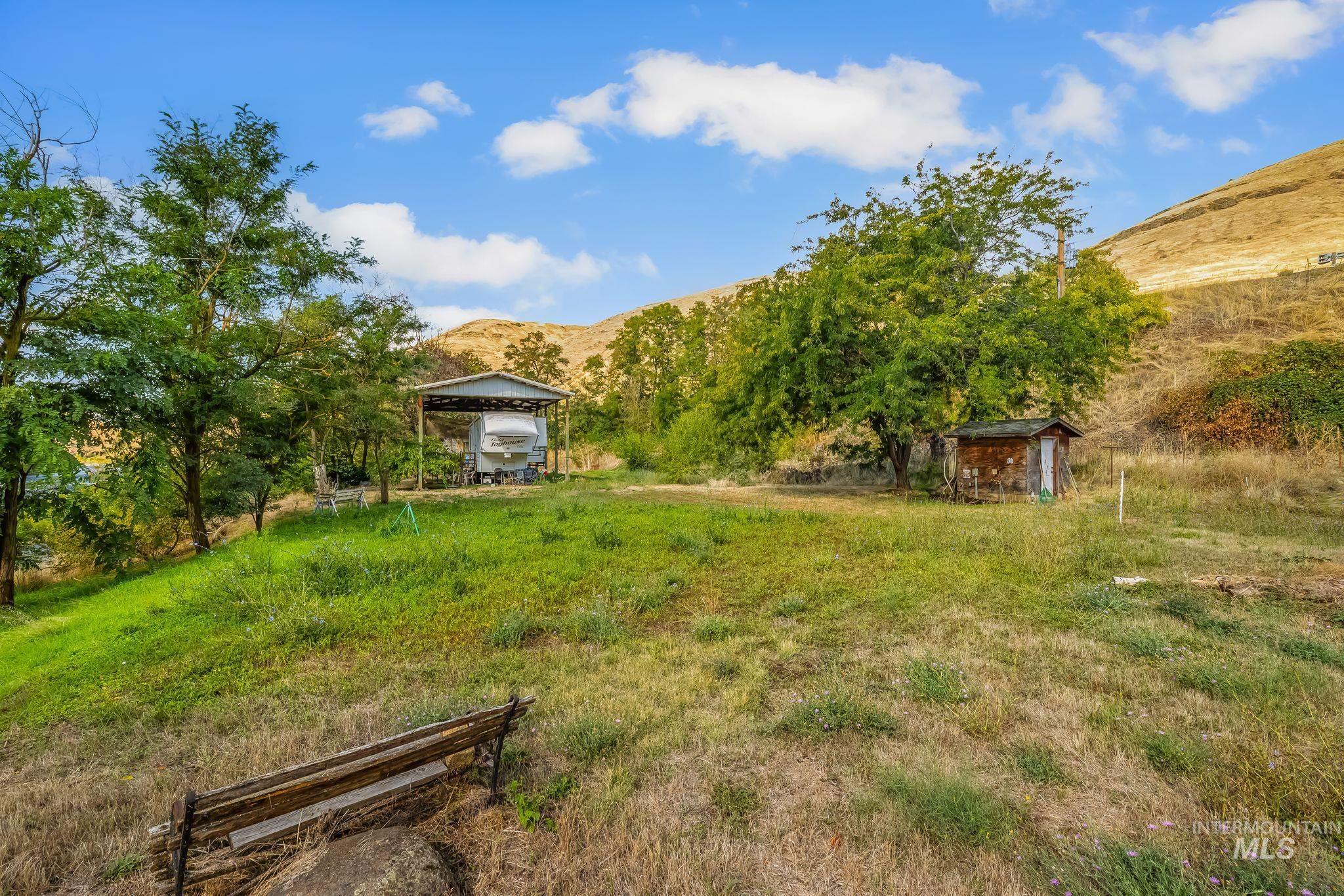 22116 Highway 12 Property Photo 17