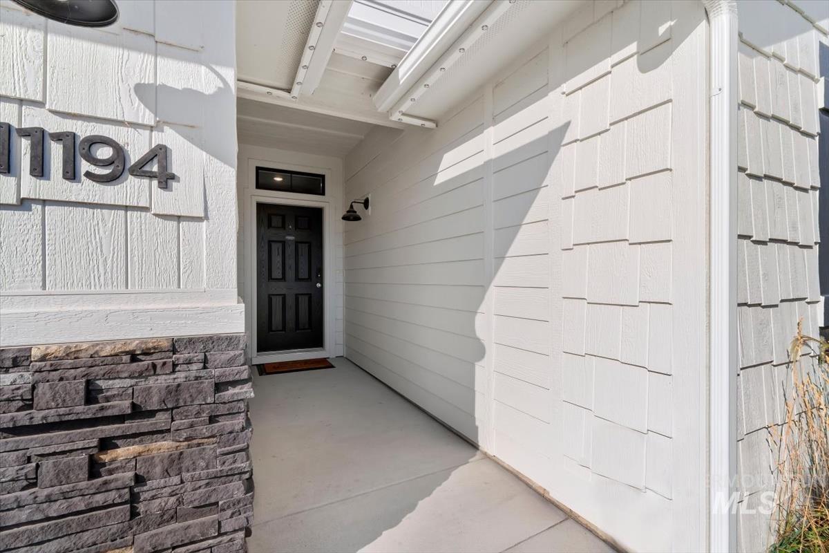 11194 Newton St Property Photo 2
