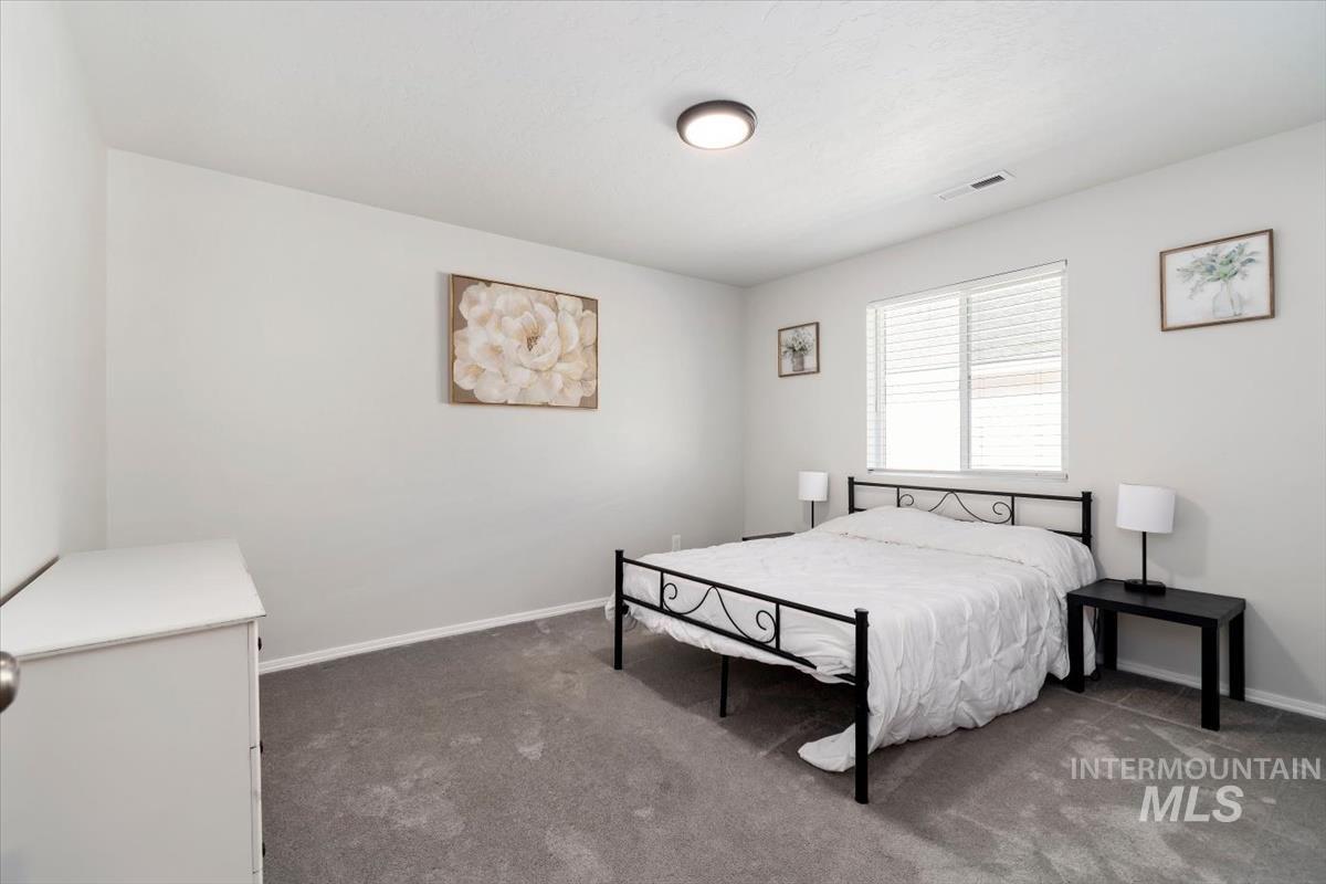 11194 Newton St Property Photo 5