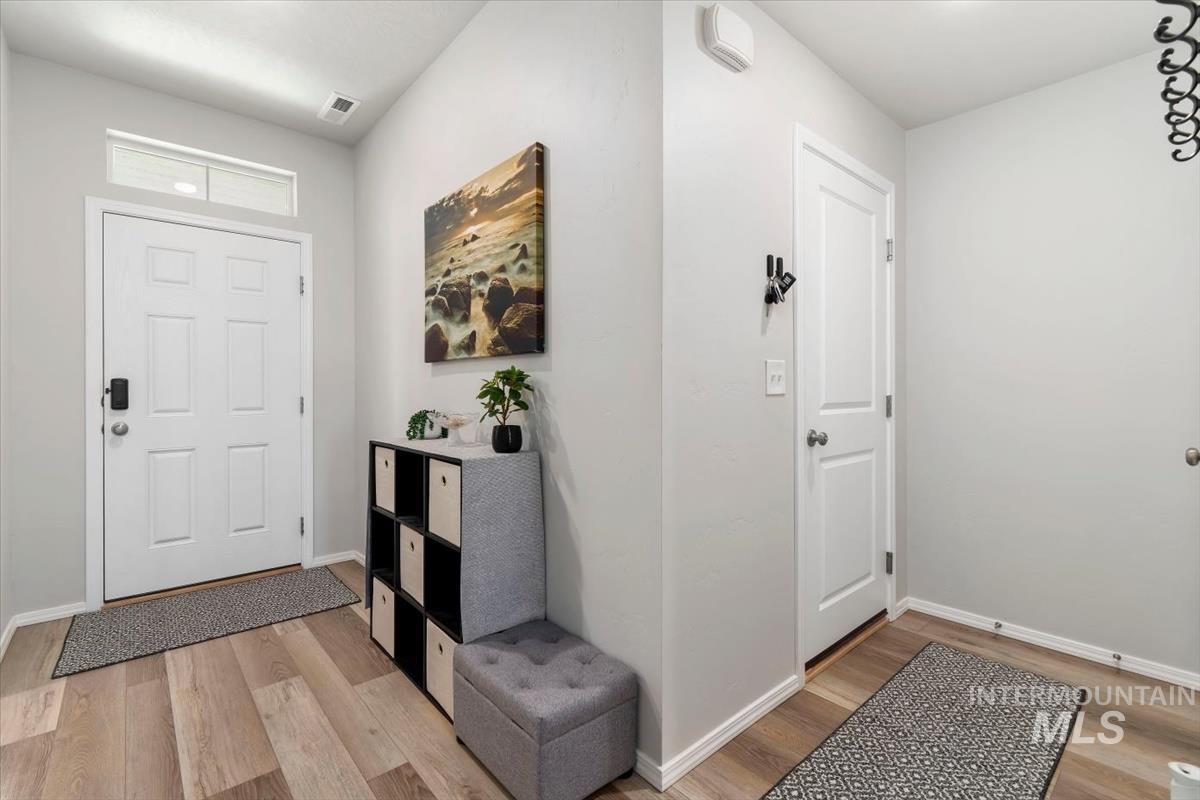 11194 Newton St Property Photo 6