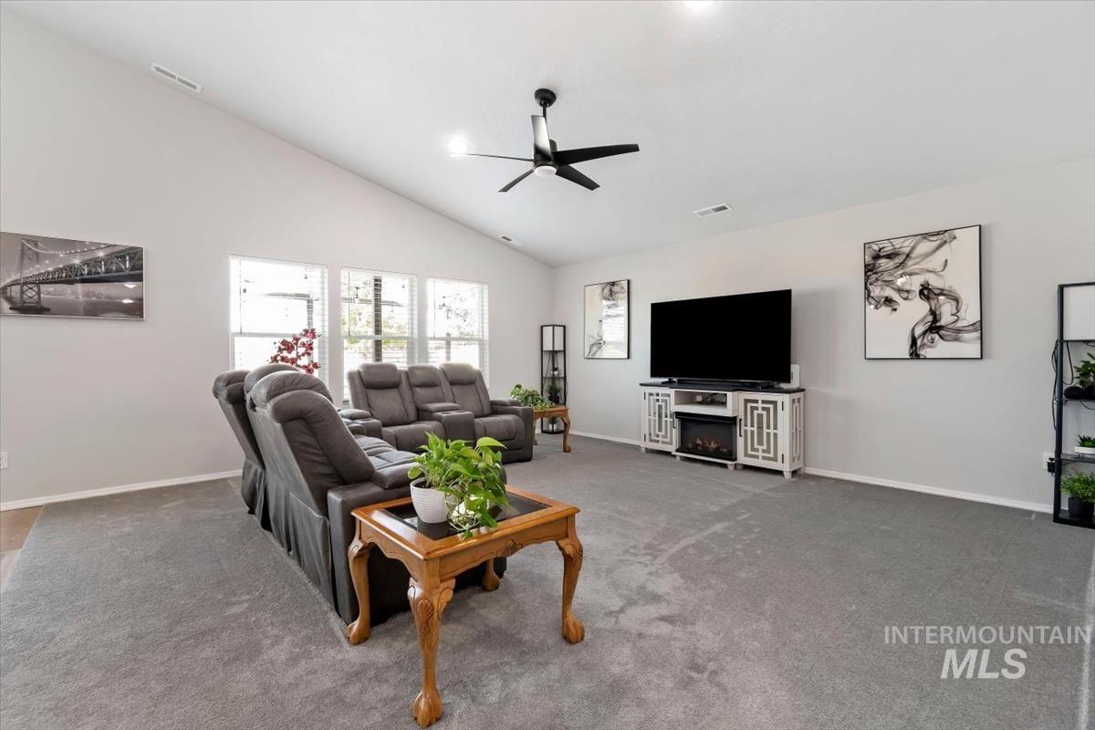 11194 Newton St Property Photo 16