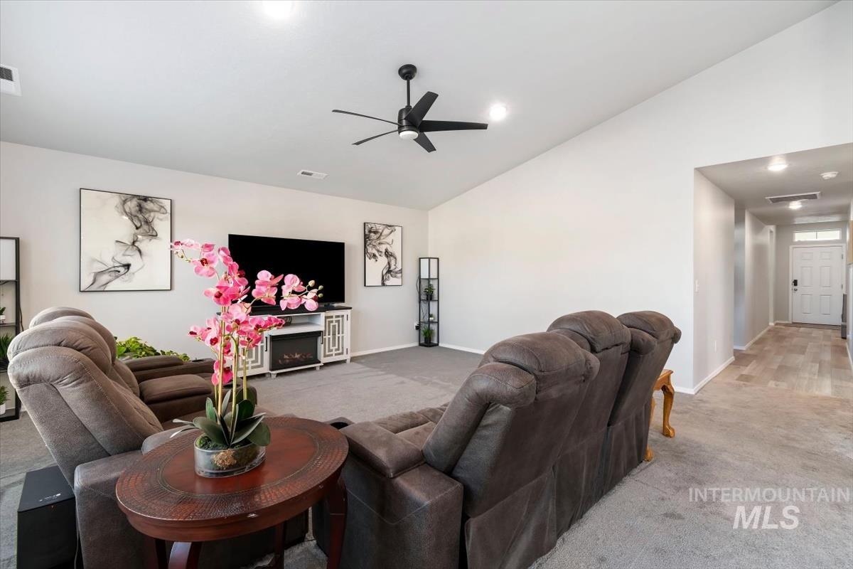 11194 Newton St Property Photo 18