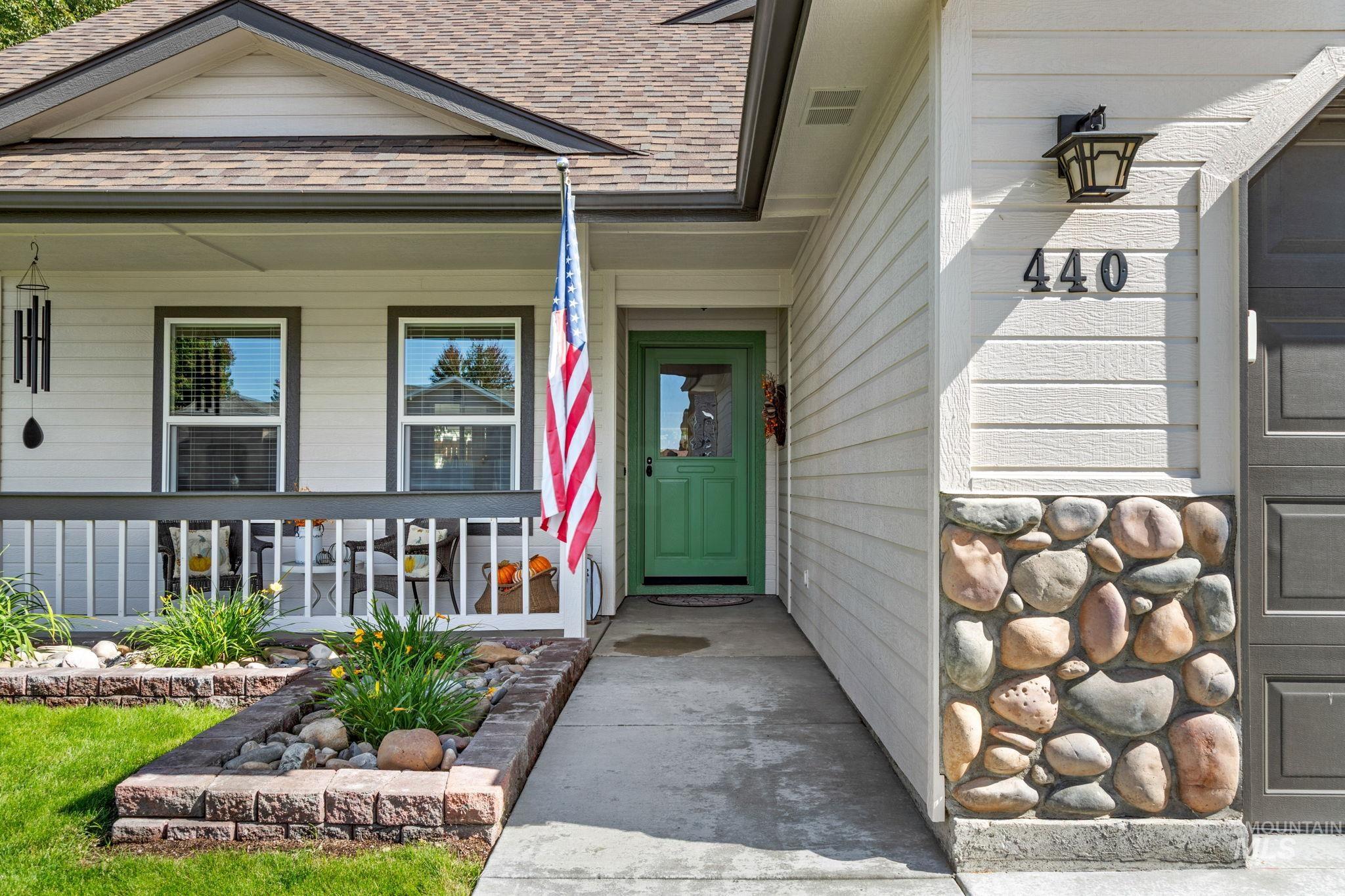 440 N Nebula Ave Property Photo 3