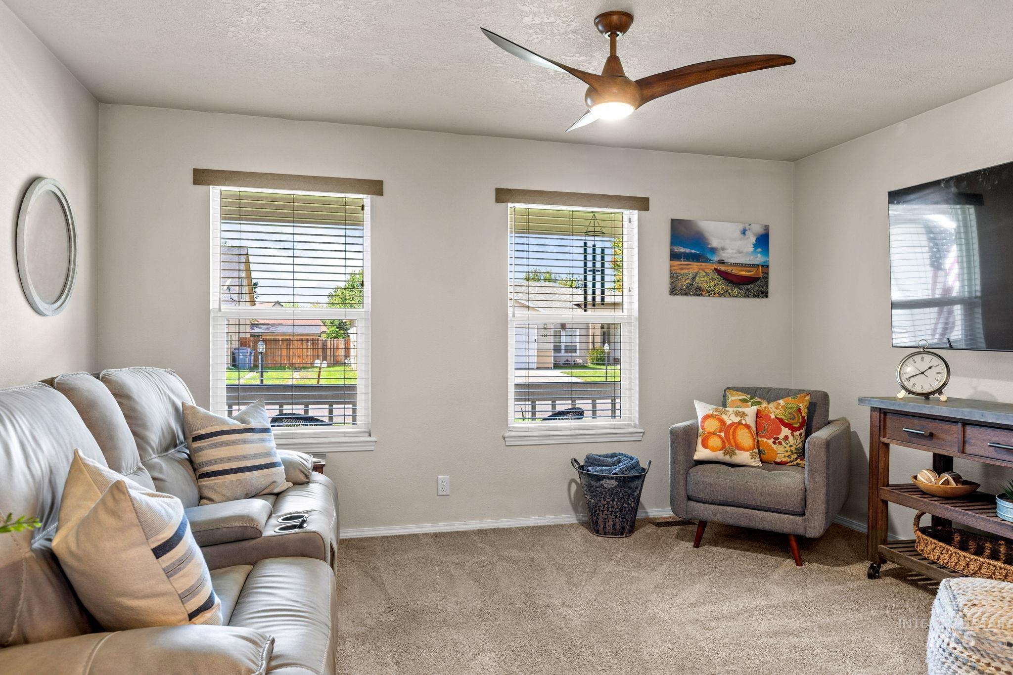 440 N Nebula Ave Property Photo 6