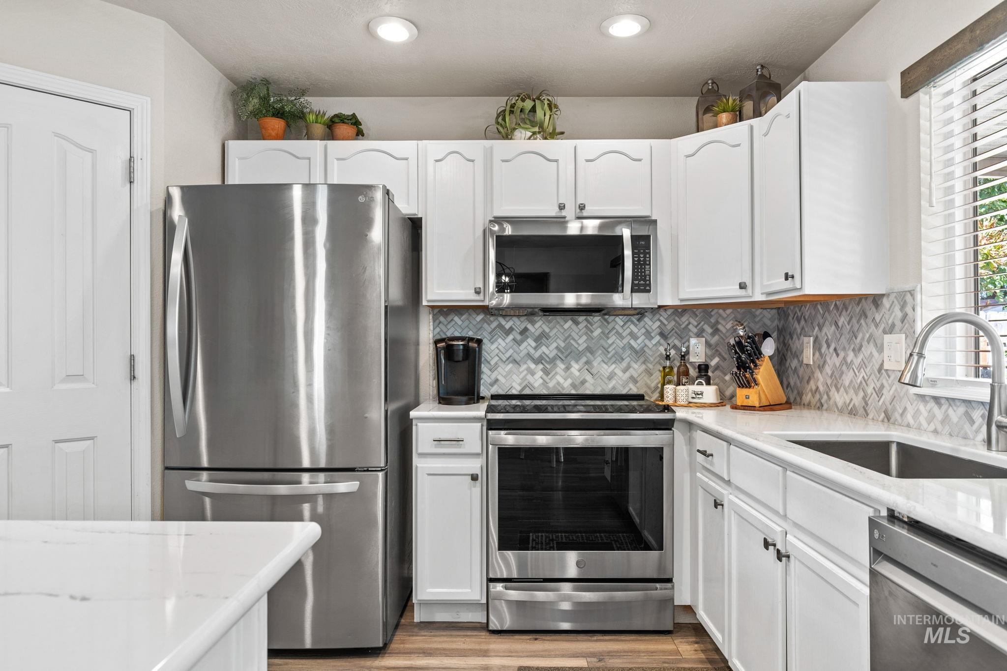 440 N Nebula Ave Property Photo 15