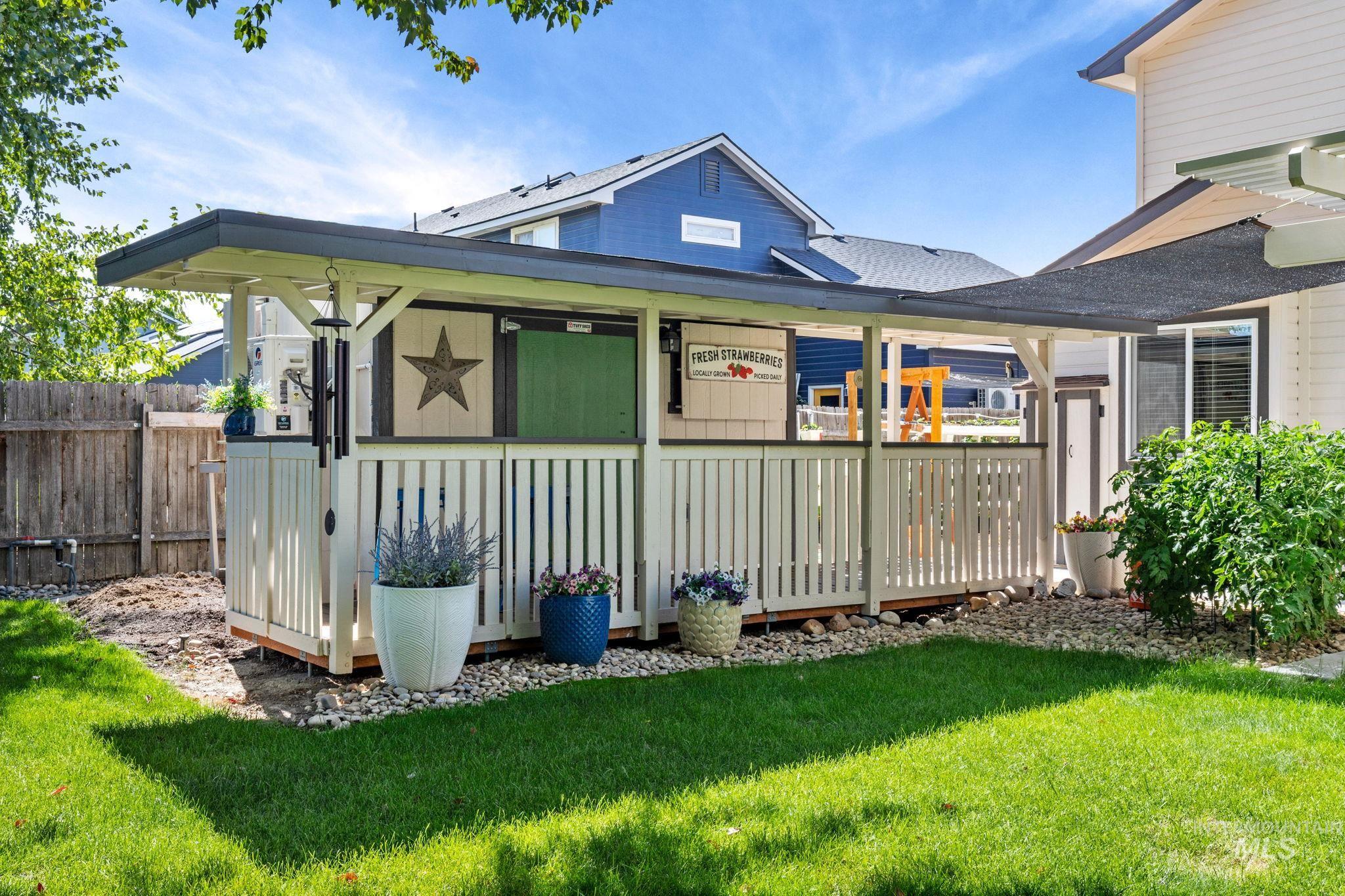 440 N Nebula Ave Property Photo 42
