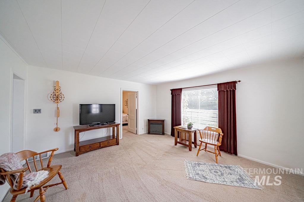 2025 97th Property Photo 10