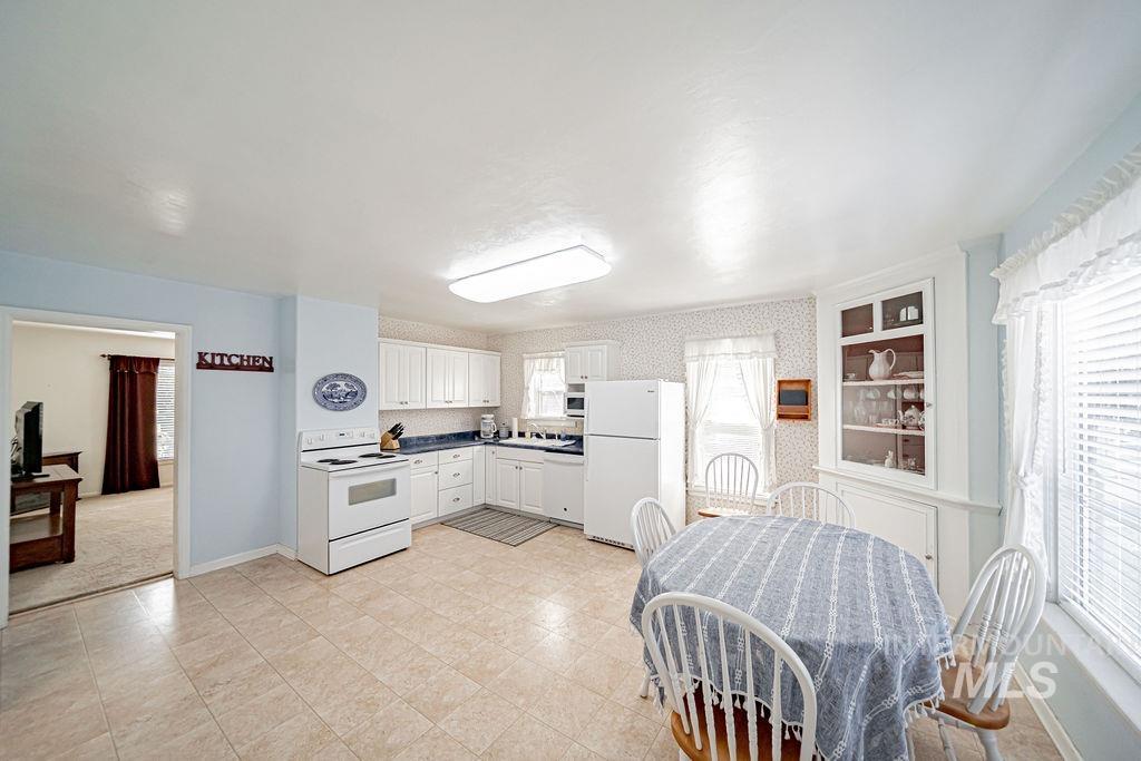 2025 97th Property Photo 11