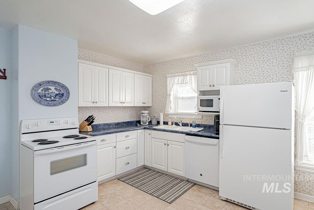 2025 97th Property Photo 12
