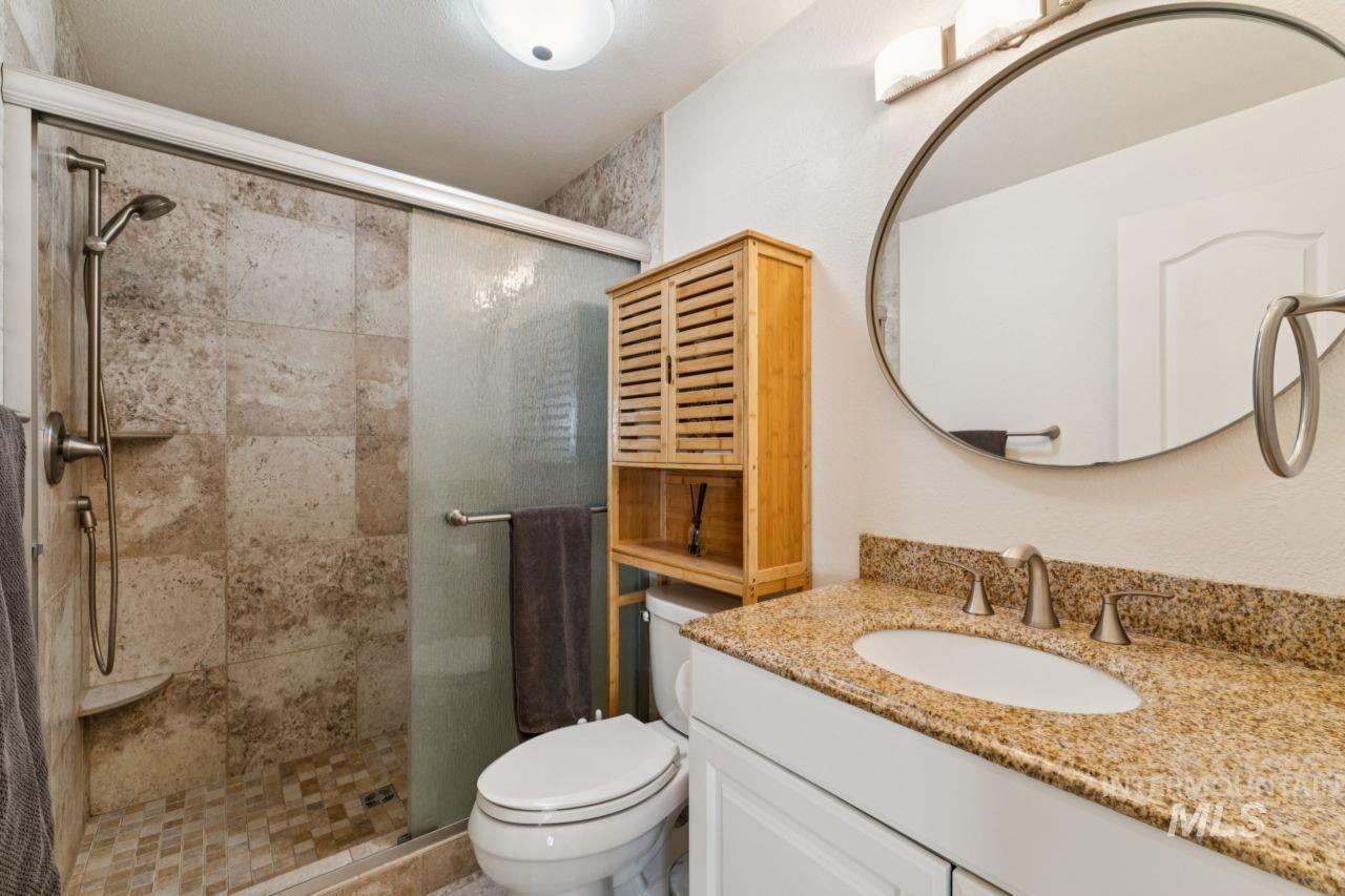 3055 S Virginia Ave Property Photo 19