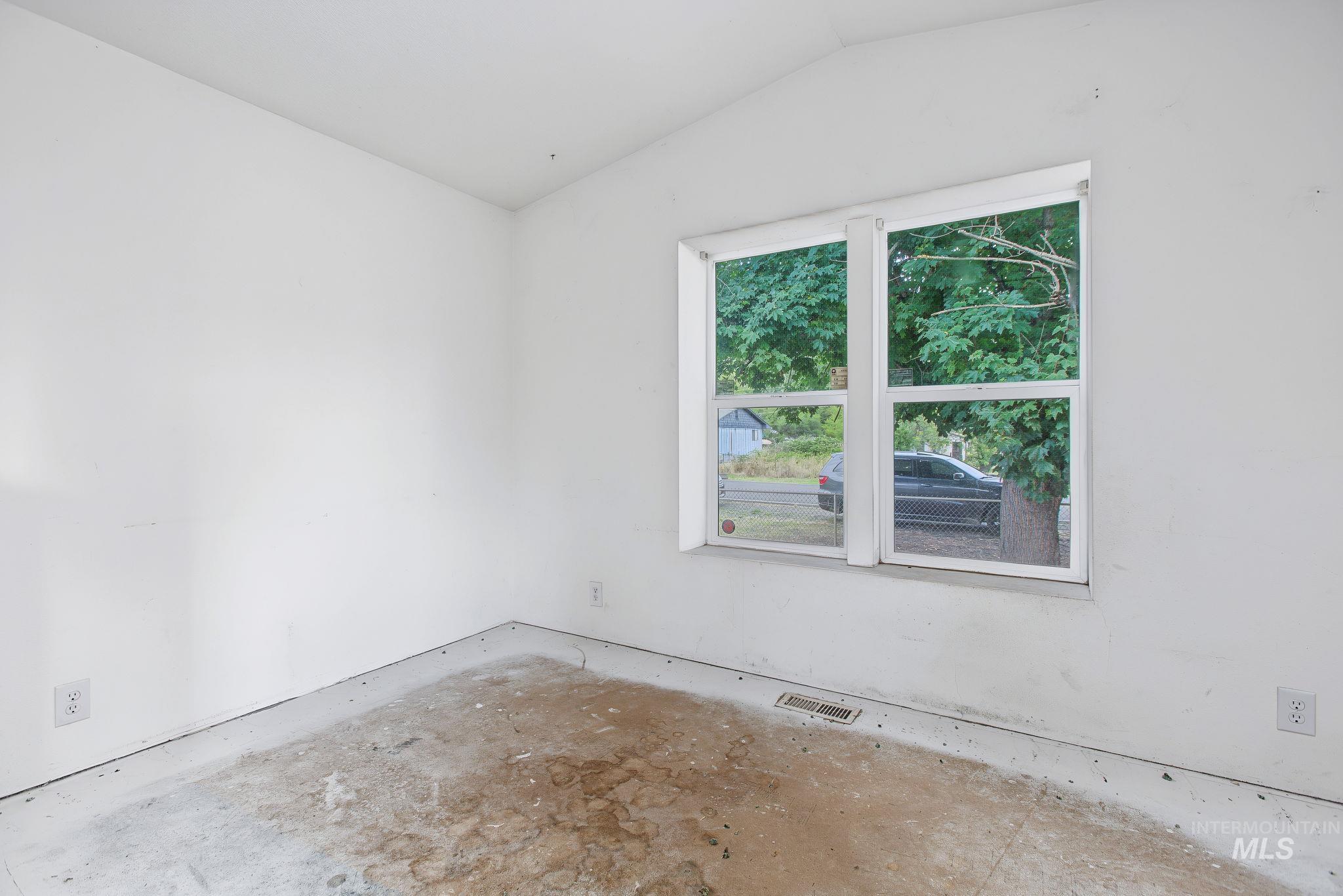 3386 Montana Street Property Photo 3