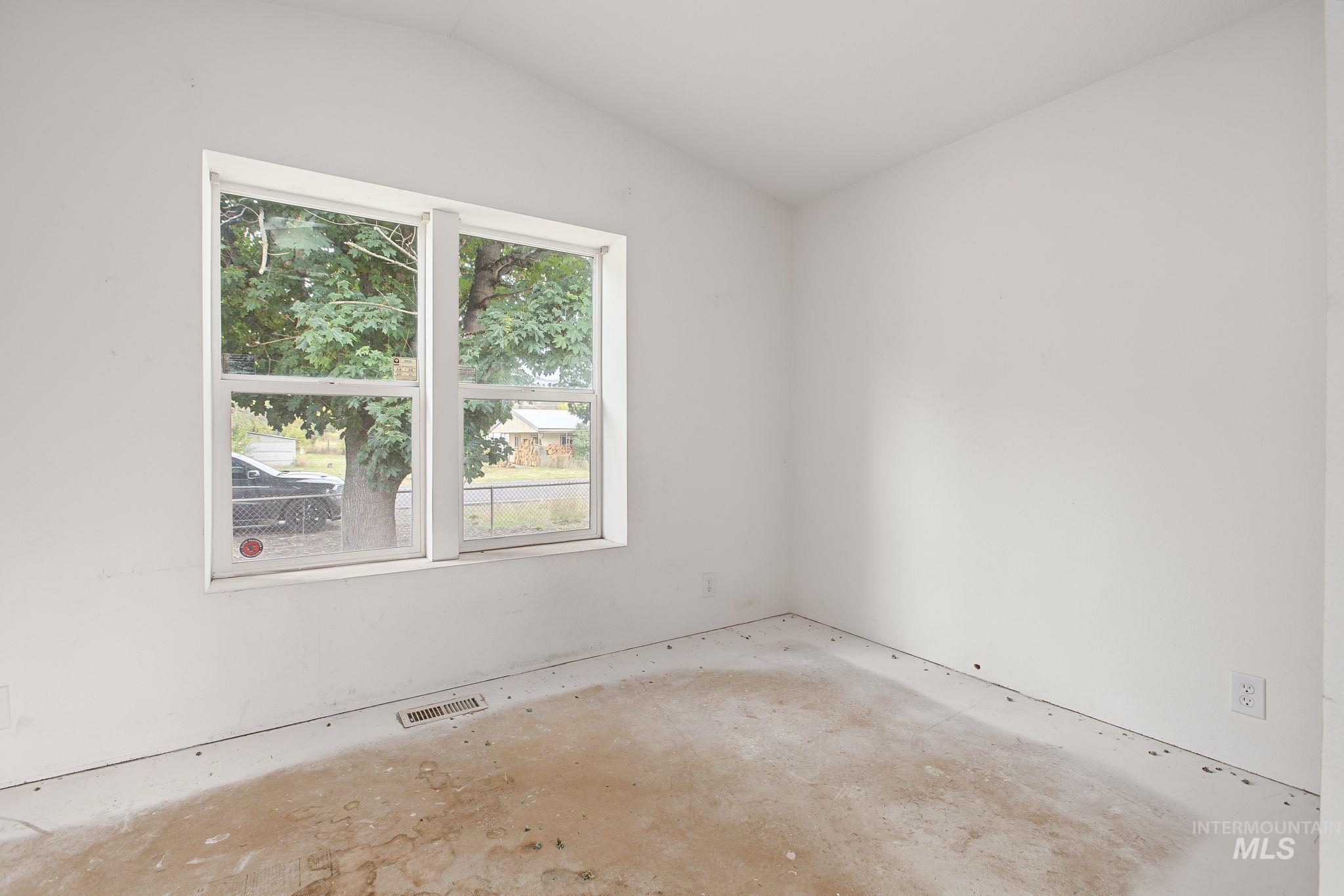 3386 Montana Street Property Photo 4