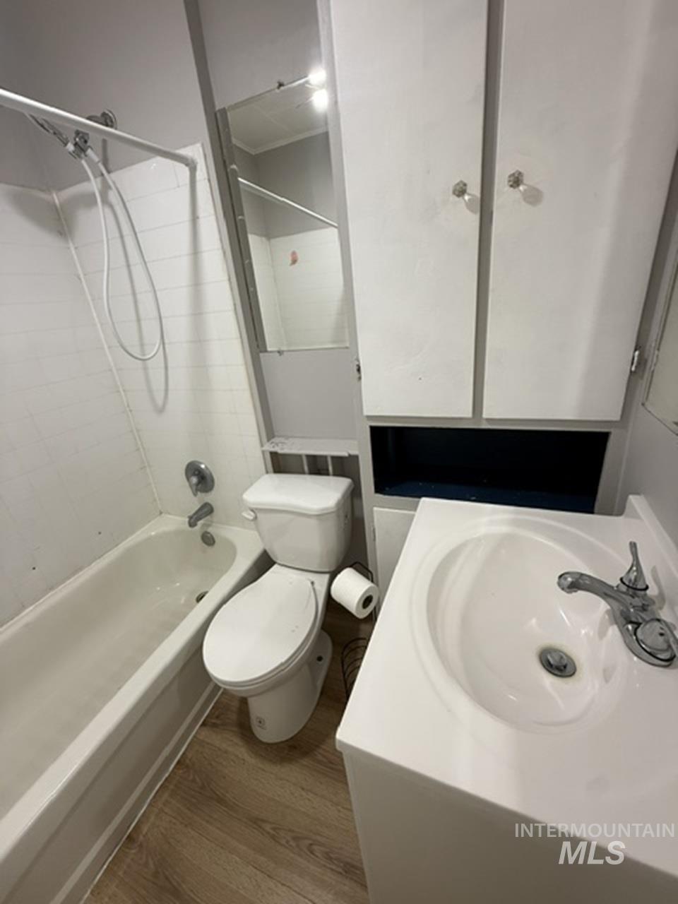 94 N Oneida Property Photo 6