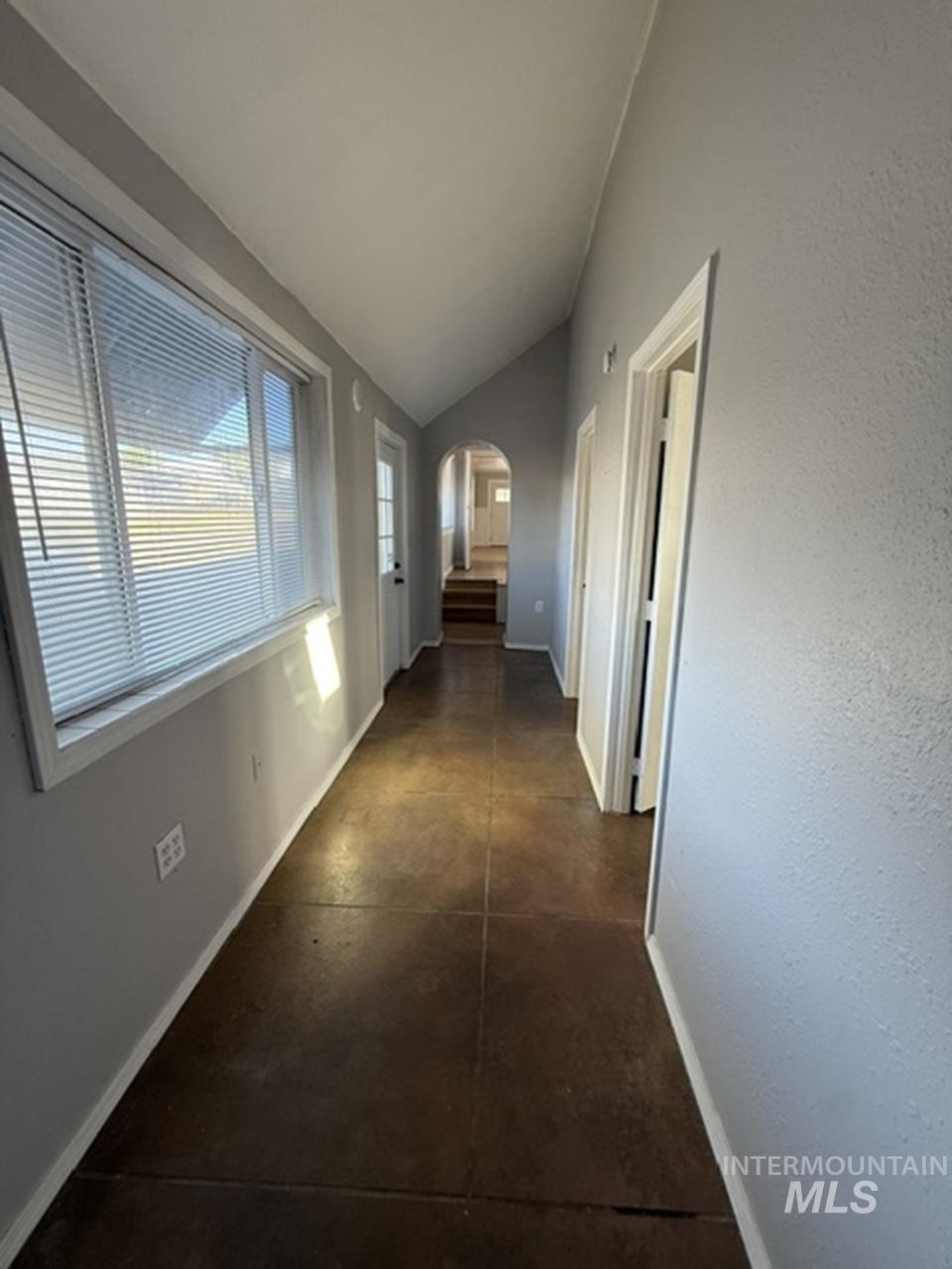 94 N Oneida Property Photo 10