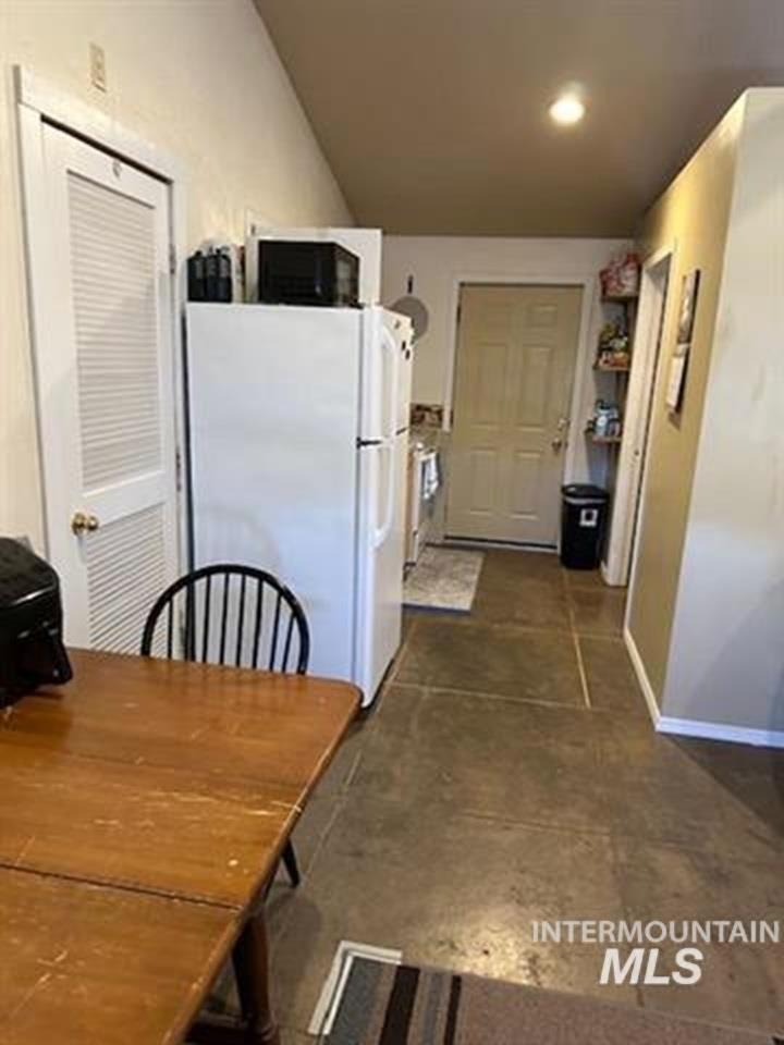 94 N Oneida Property Photo 14