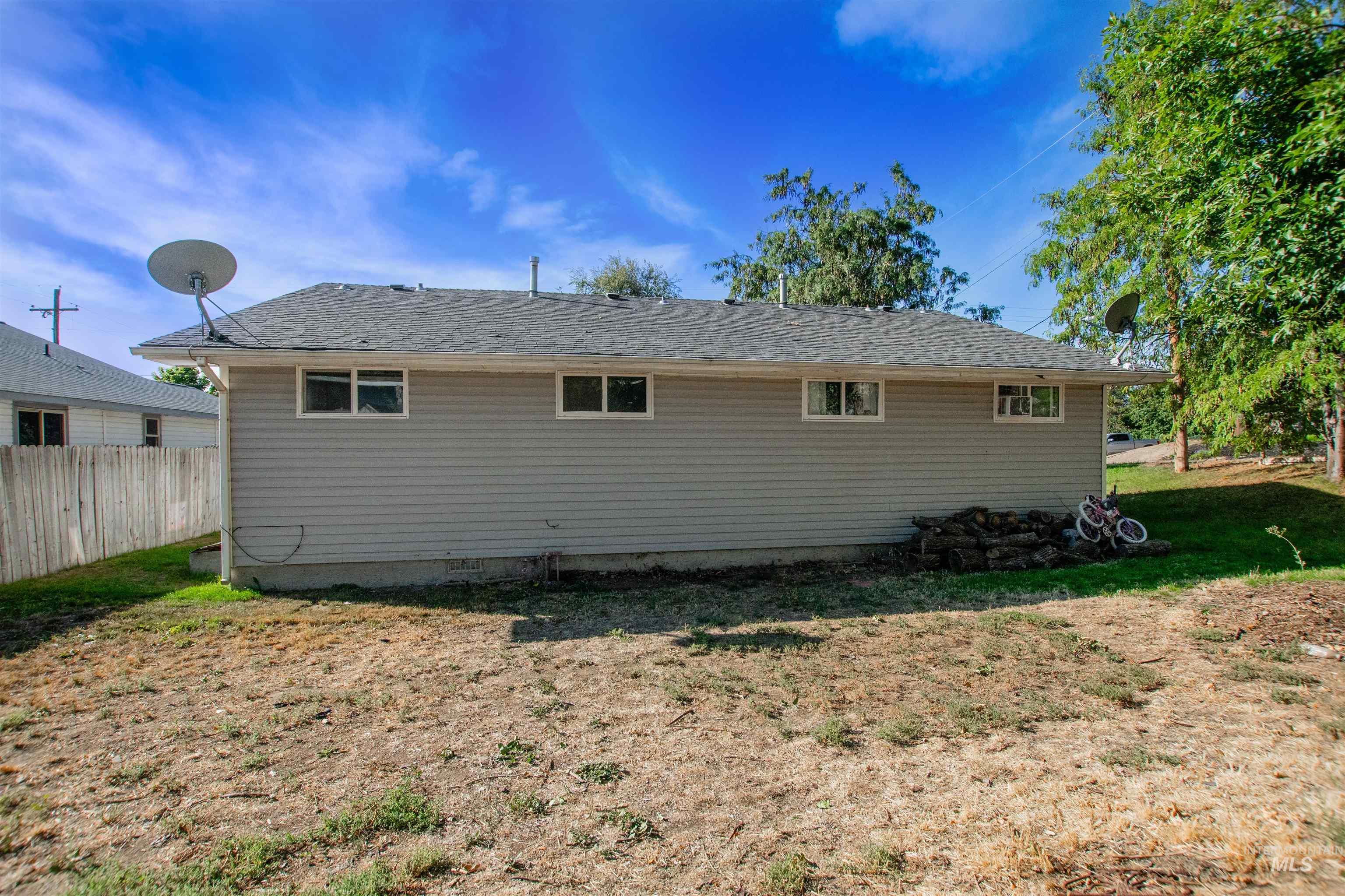 801 E Ball Avenue Property Photo 4