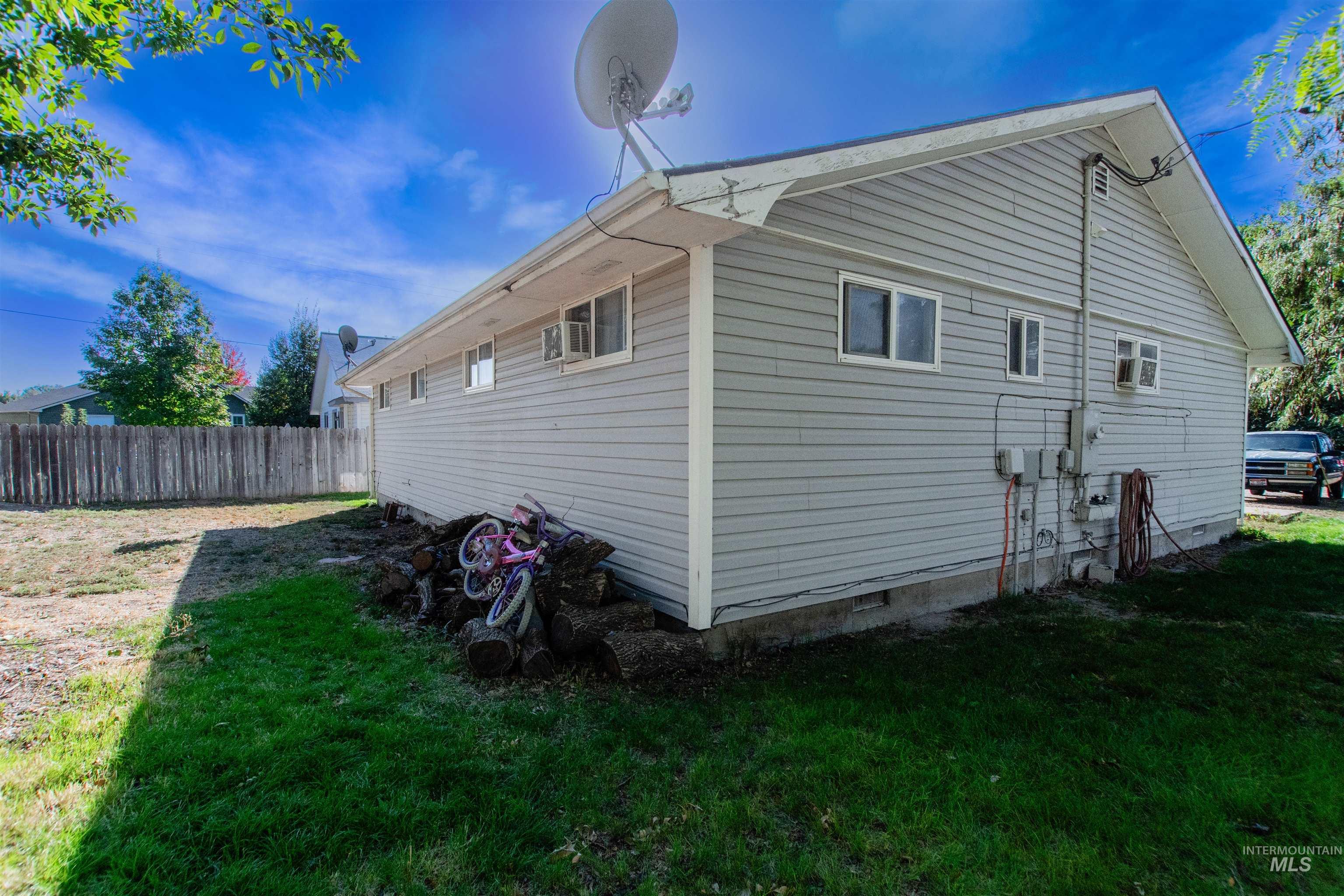 801 E Ball Avenue Property Photo 5