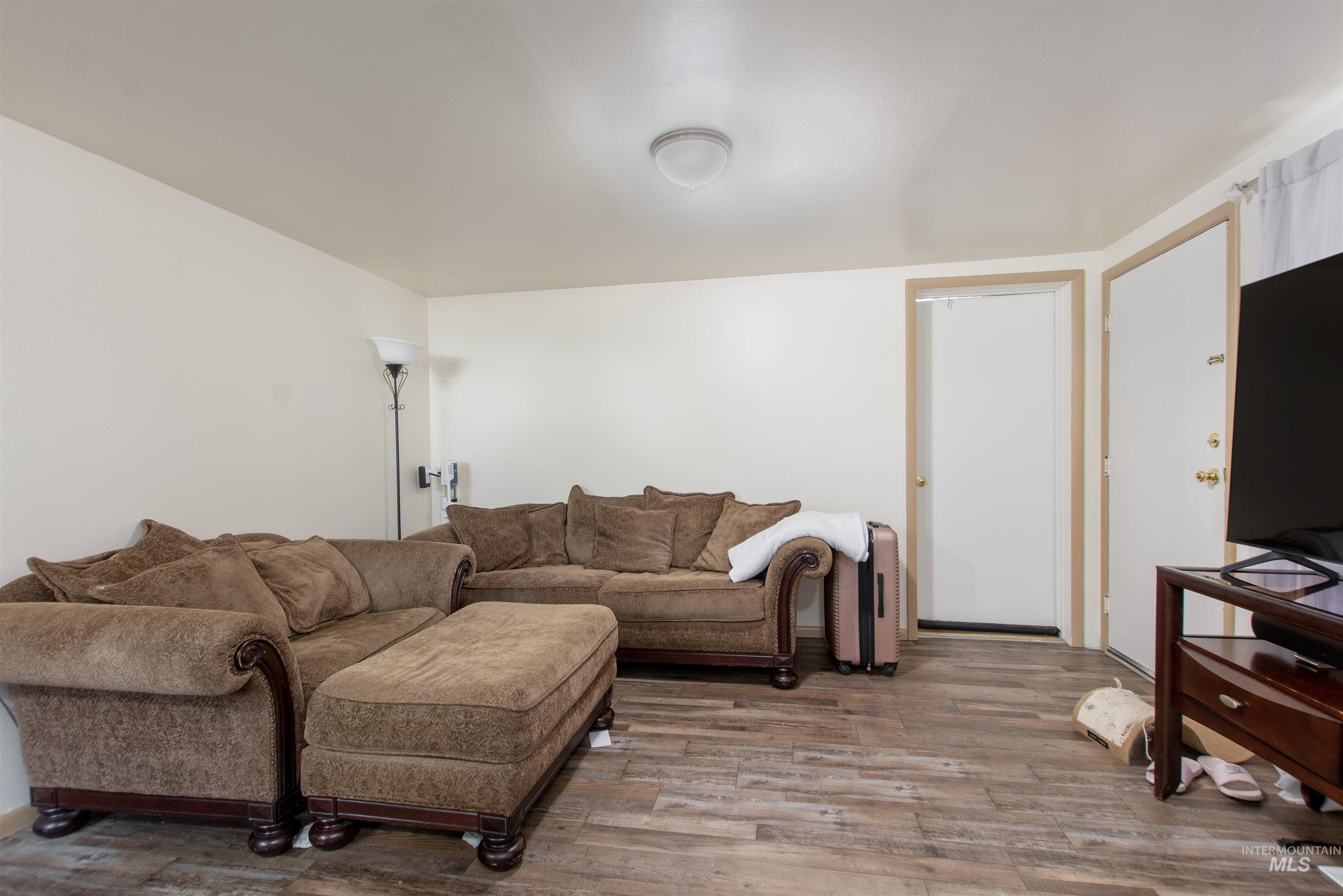 801 E Ball Avenue Property Photo 6