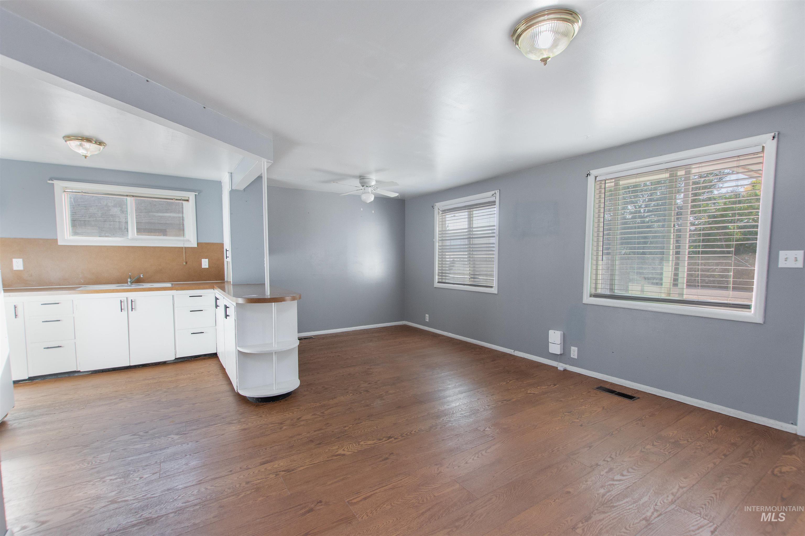 801 E Ball Avenue Property Photo 9