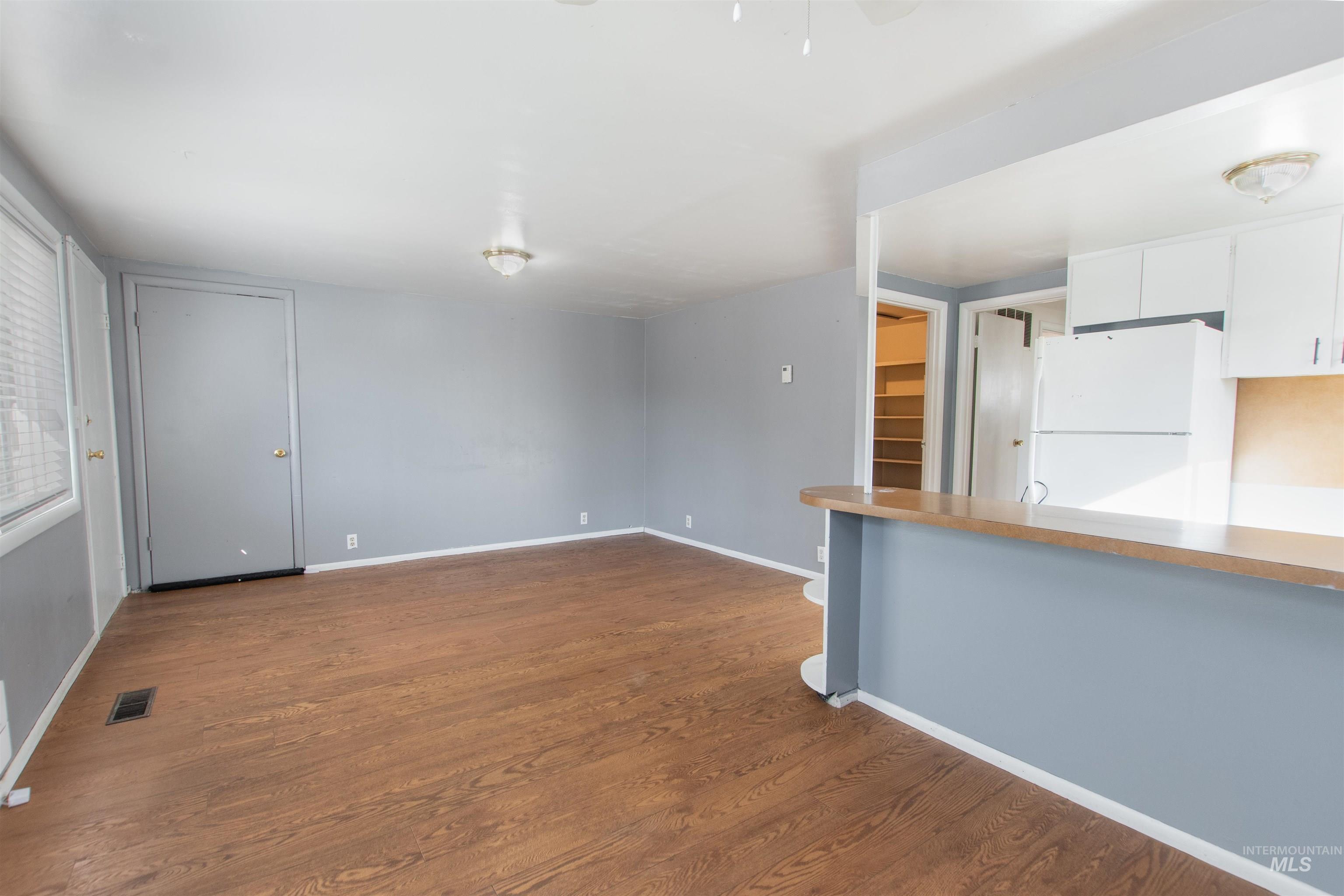 801 E Ball Avenue Property Photo 10