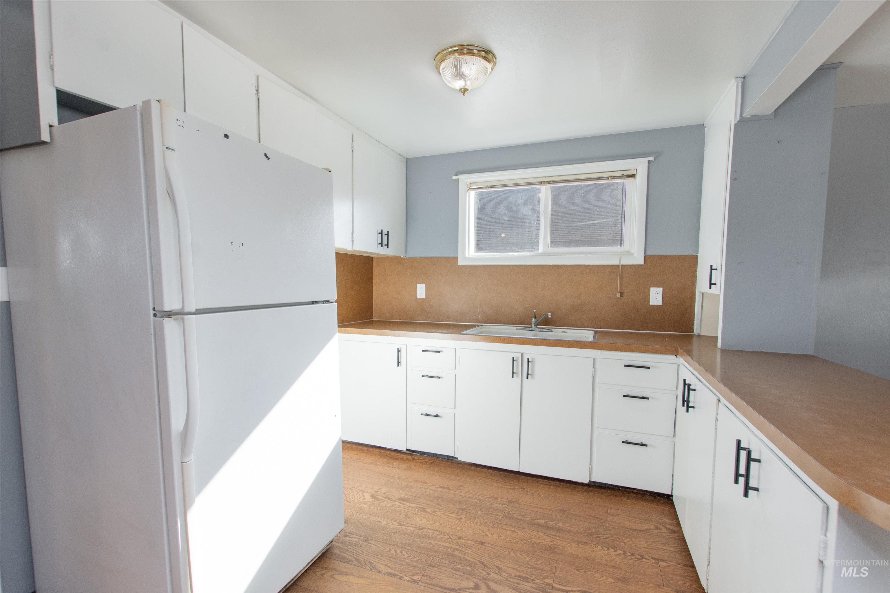 801 E Ball Avenue Property Photo 13