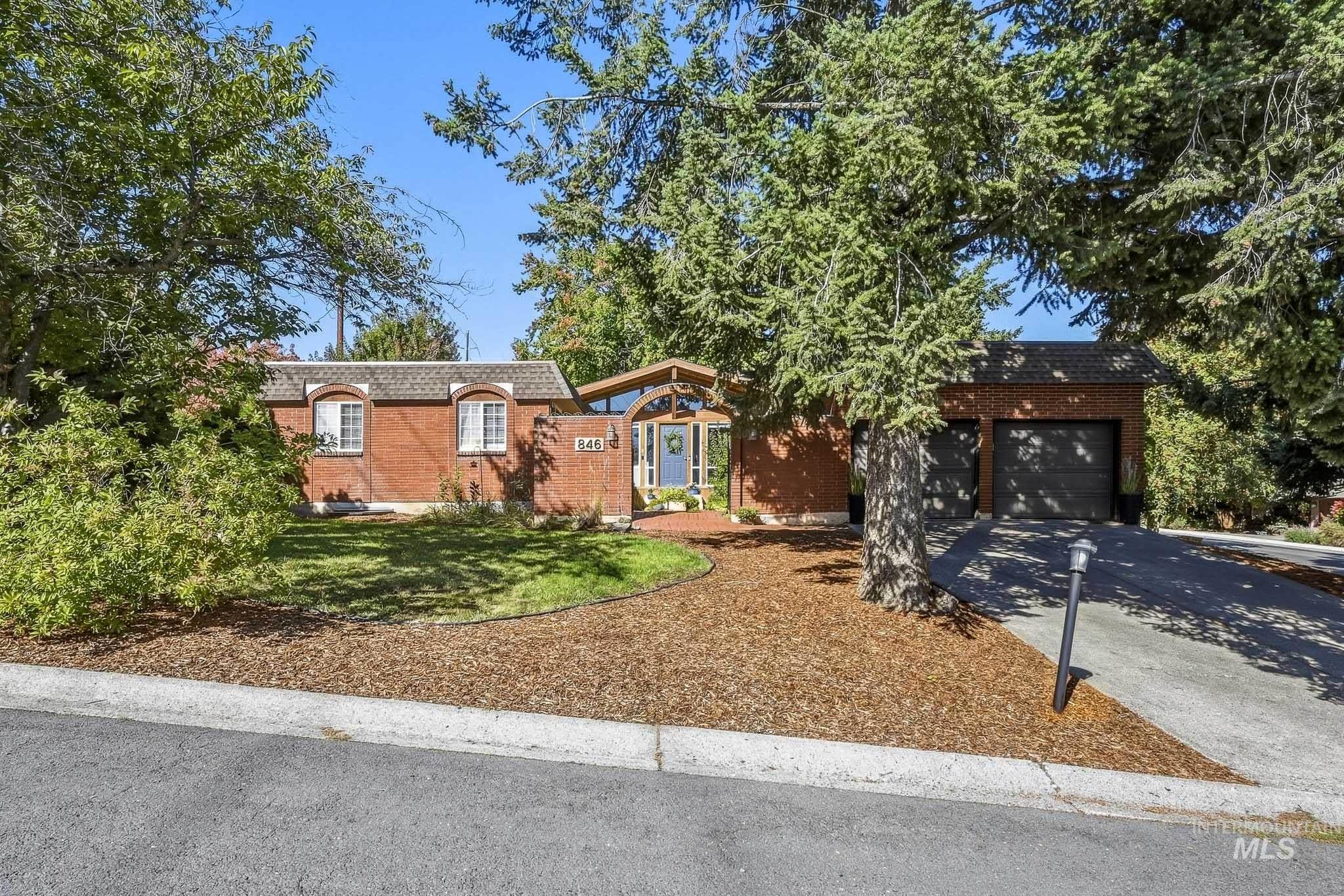 846 Nylarol Street Property Photo 1