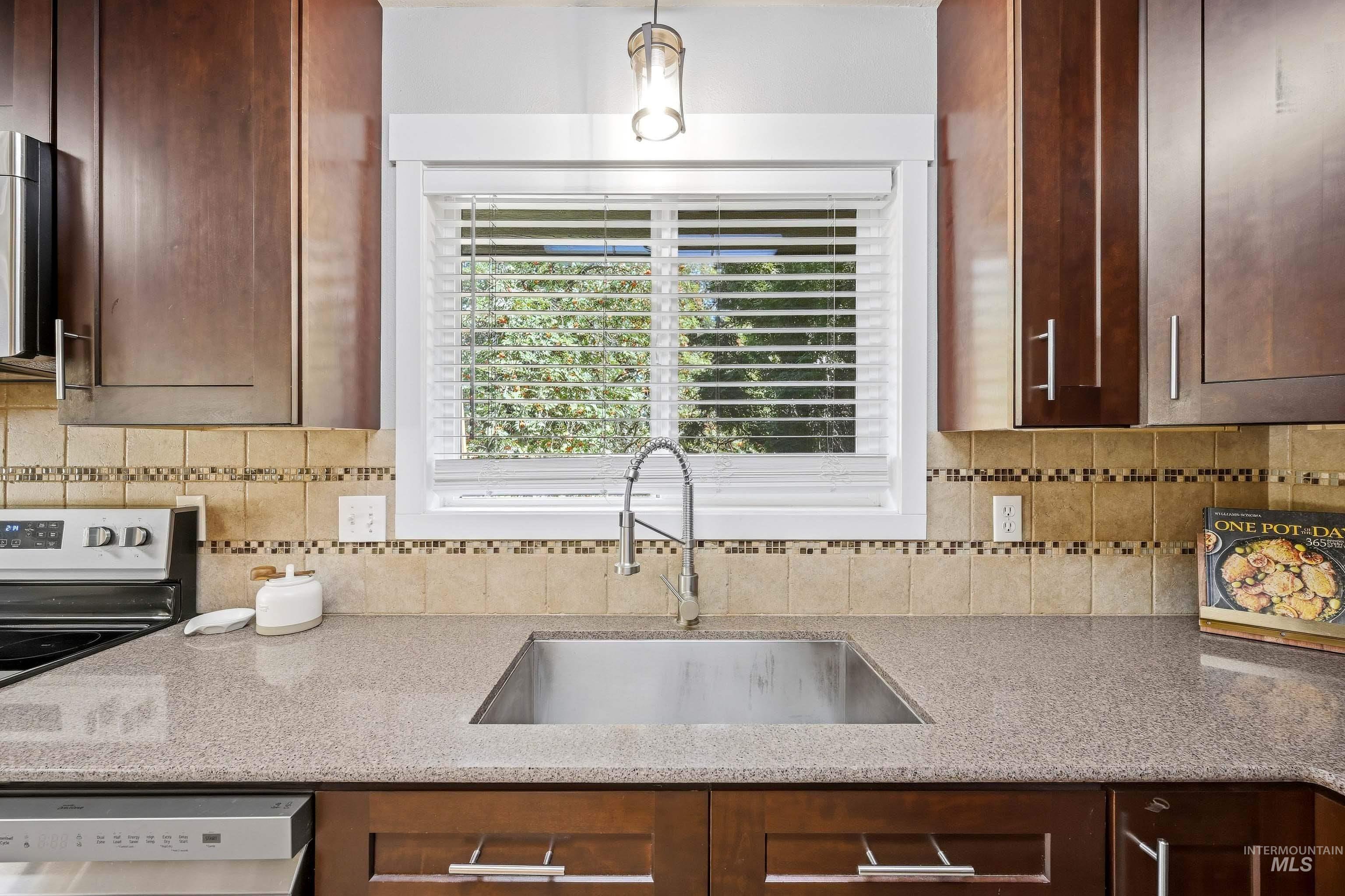 846 Nylarol Street Property Photo 11