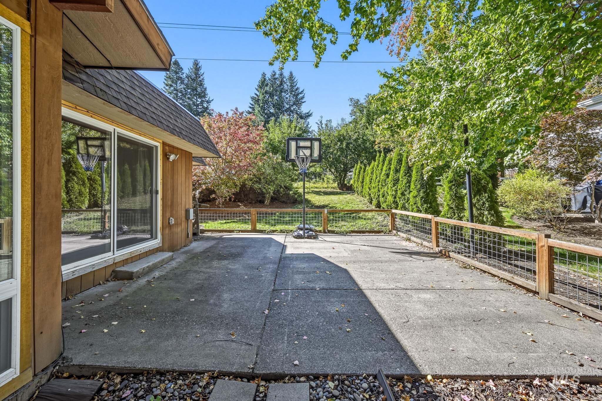 846 Nylarol Street Property Photo 33