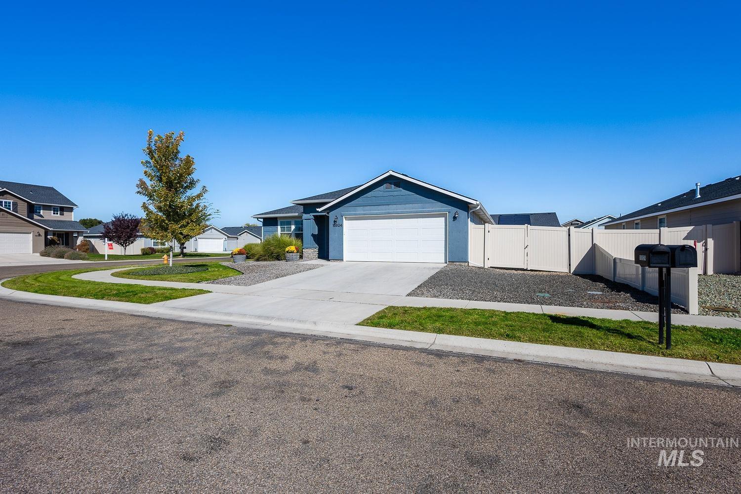 16924 N Lowerfield Loop Property Photo 3