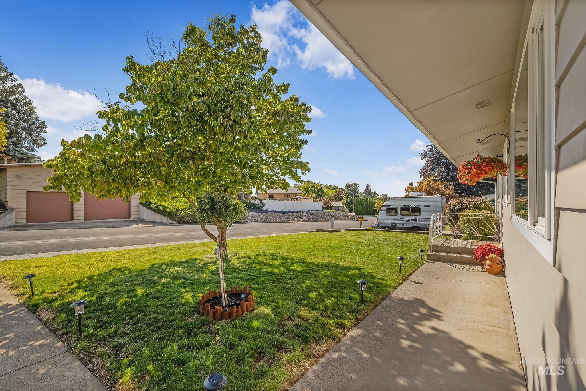 2621 Willow Dr. Property Photo 6