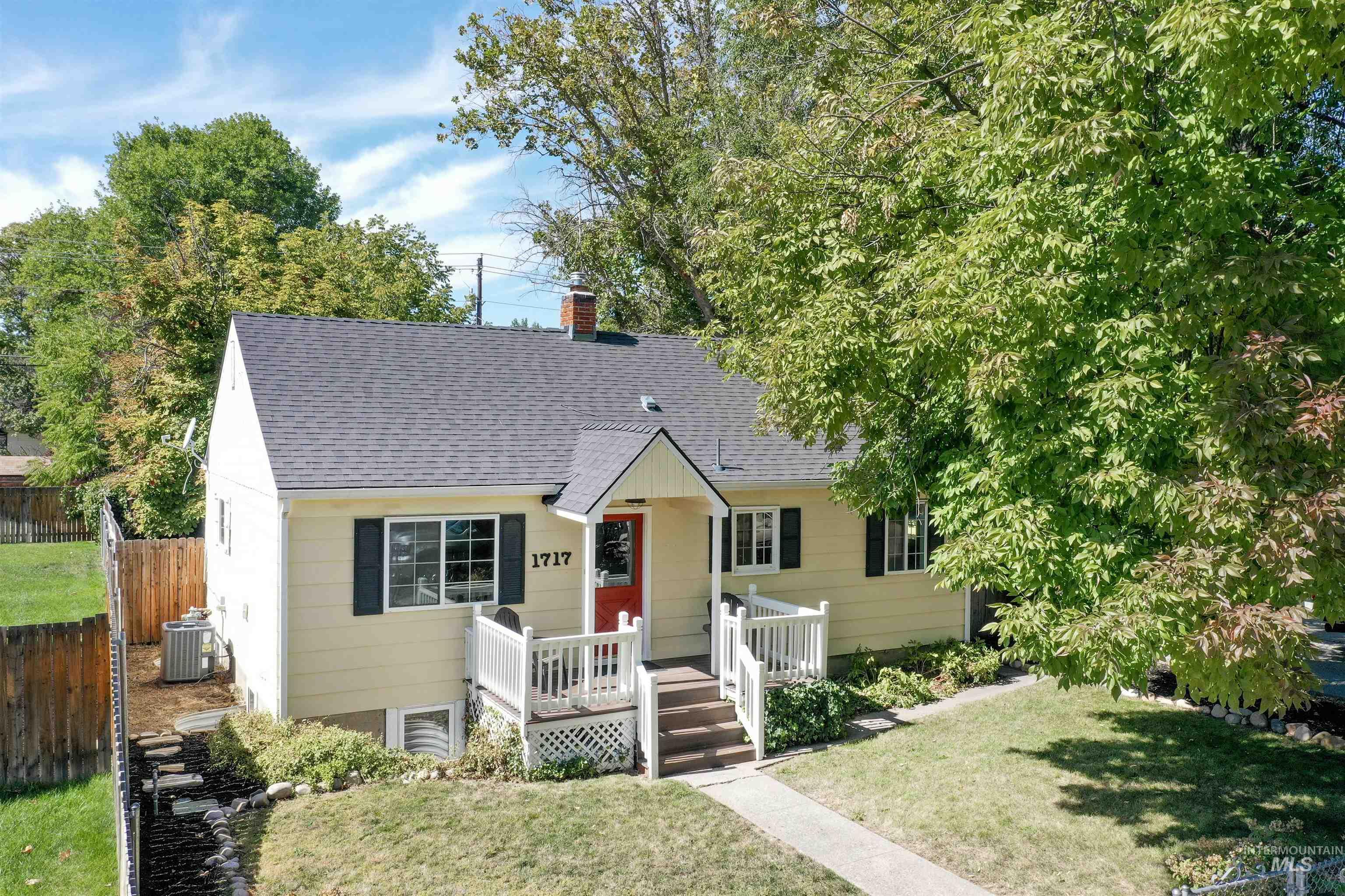 1717 S Euclid Ave Property Photo 1