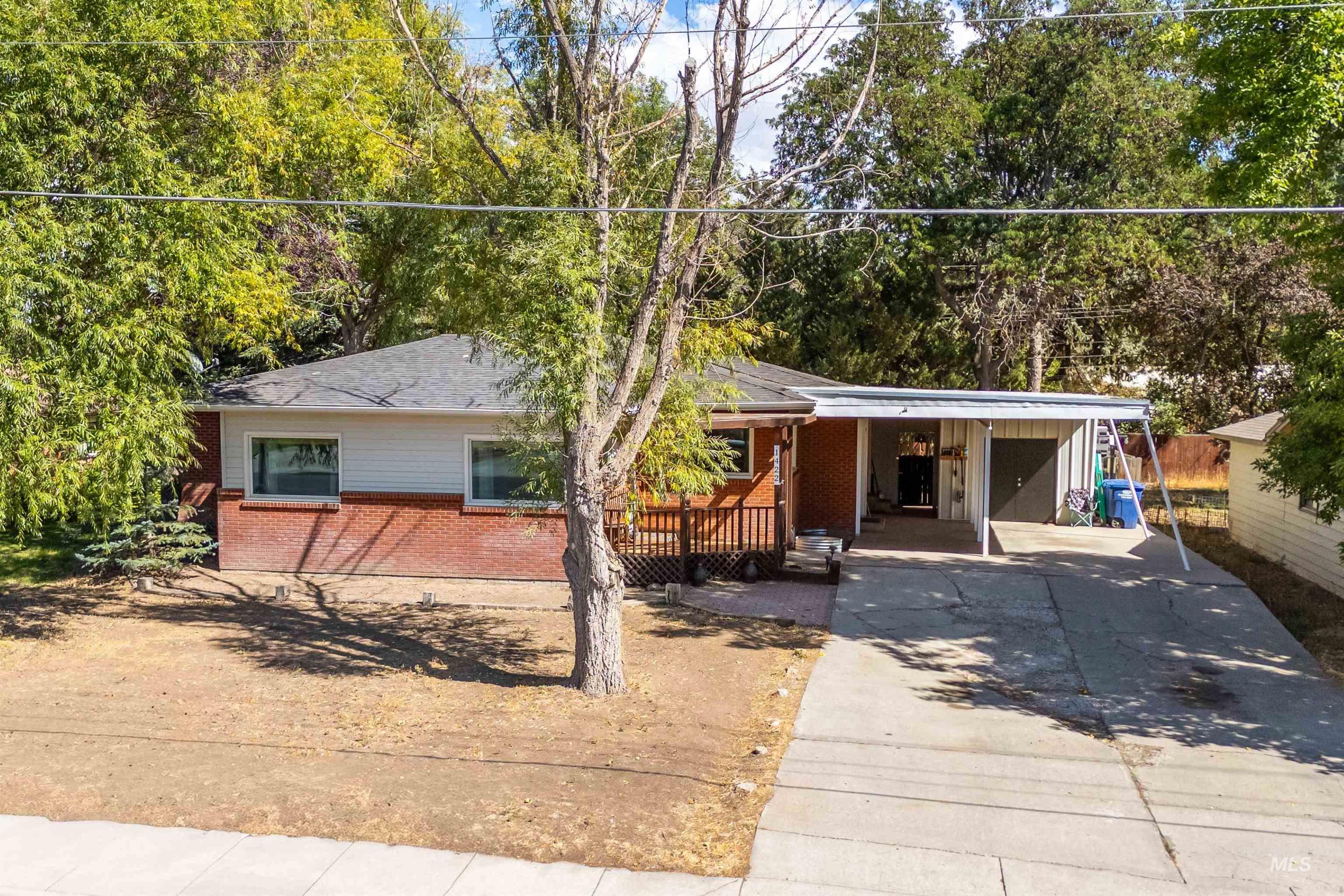 1422 N Fillmore Street Property Photo 1