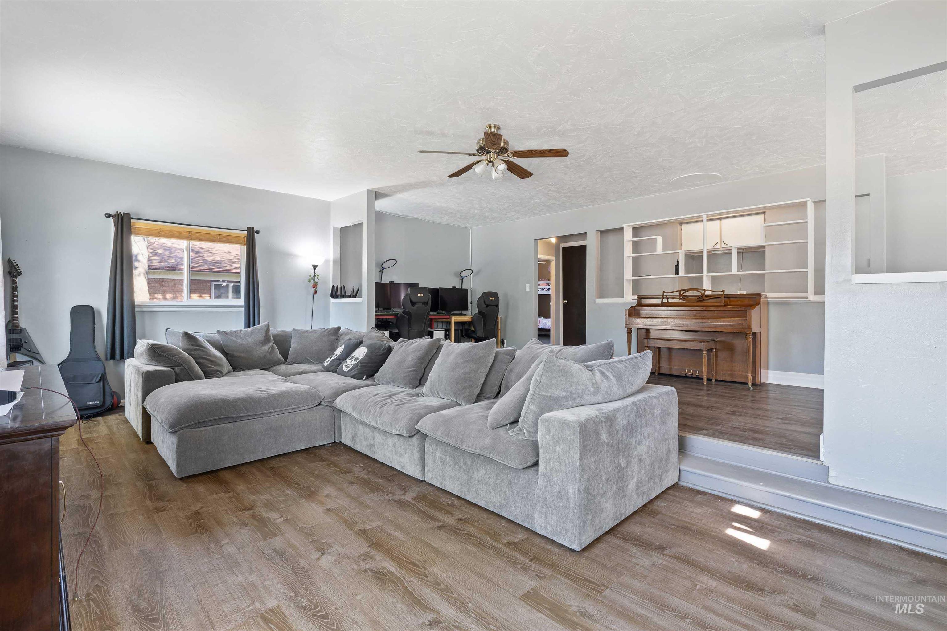 1422 N Fillmore Street Property Photo 4