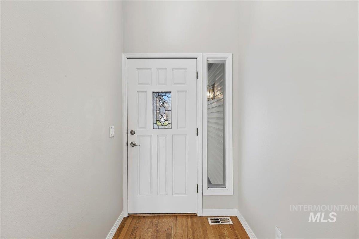 1404 Burnett Dr Property Photo 7