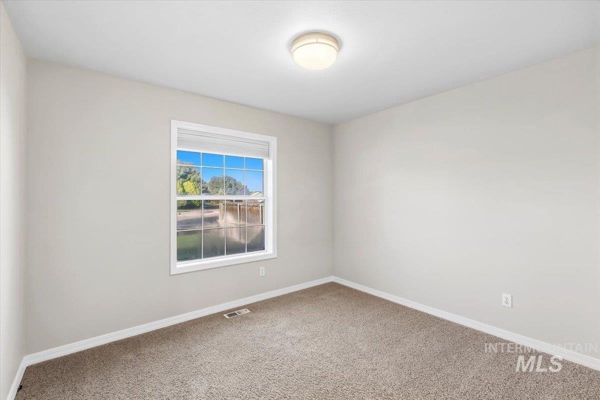 1404 Burnett Dr Property Photo 17