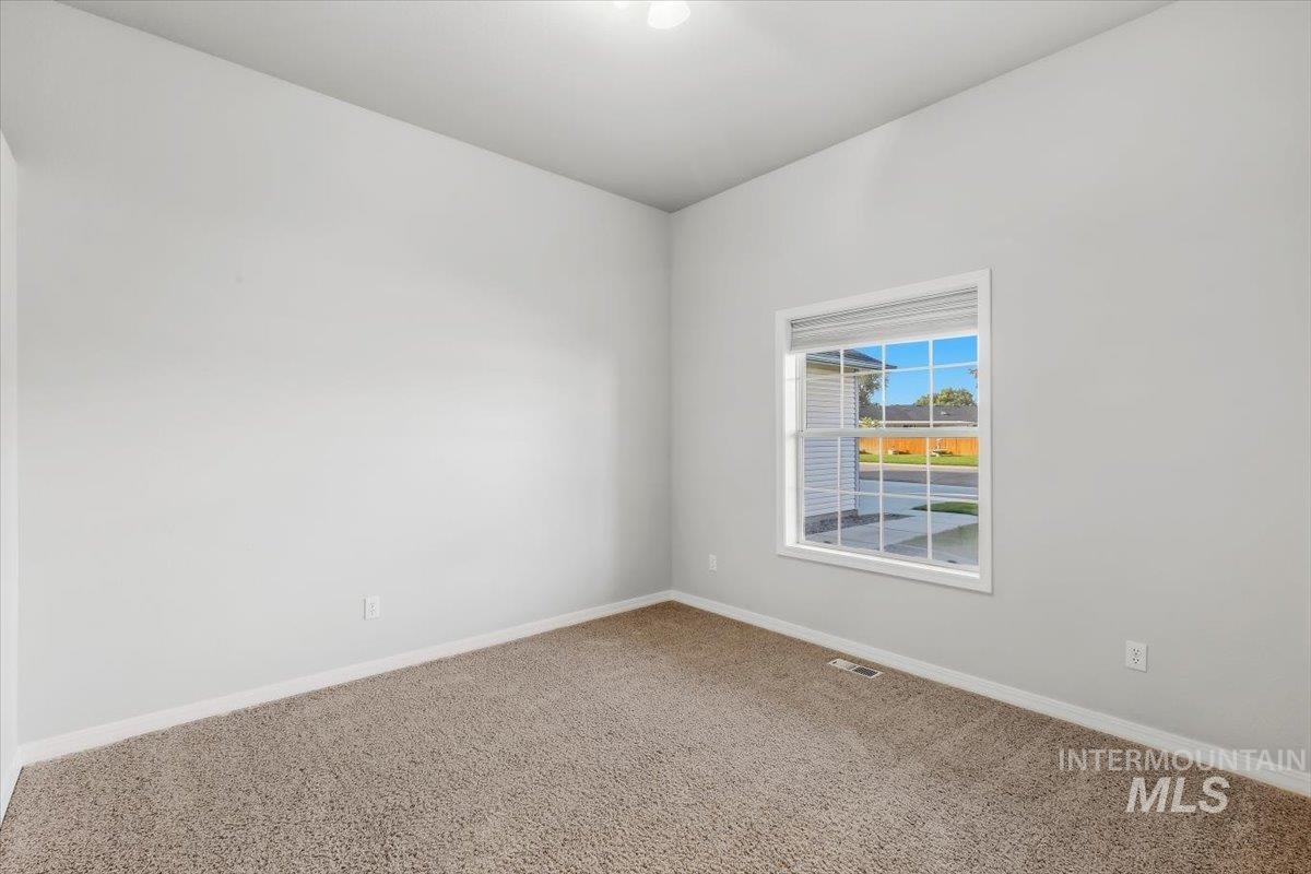 1404 Burnett Dr Property Photo 19