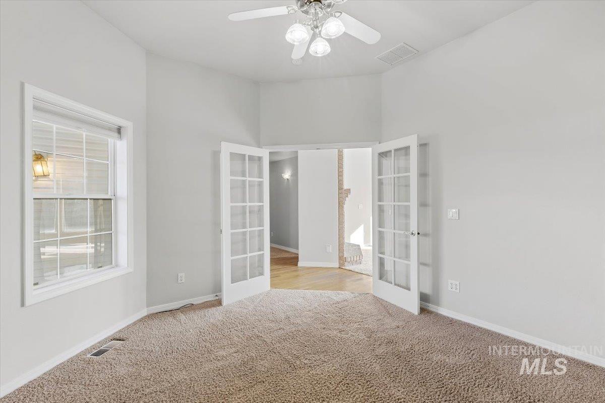 1404 Burnett Dr Property Photo 22