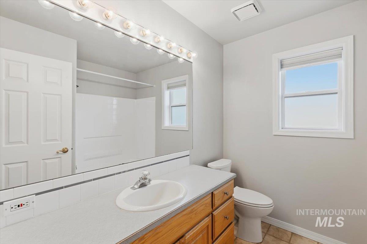 1404 Burnett Dr Property Photo 24