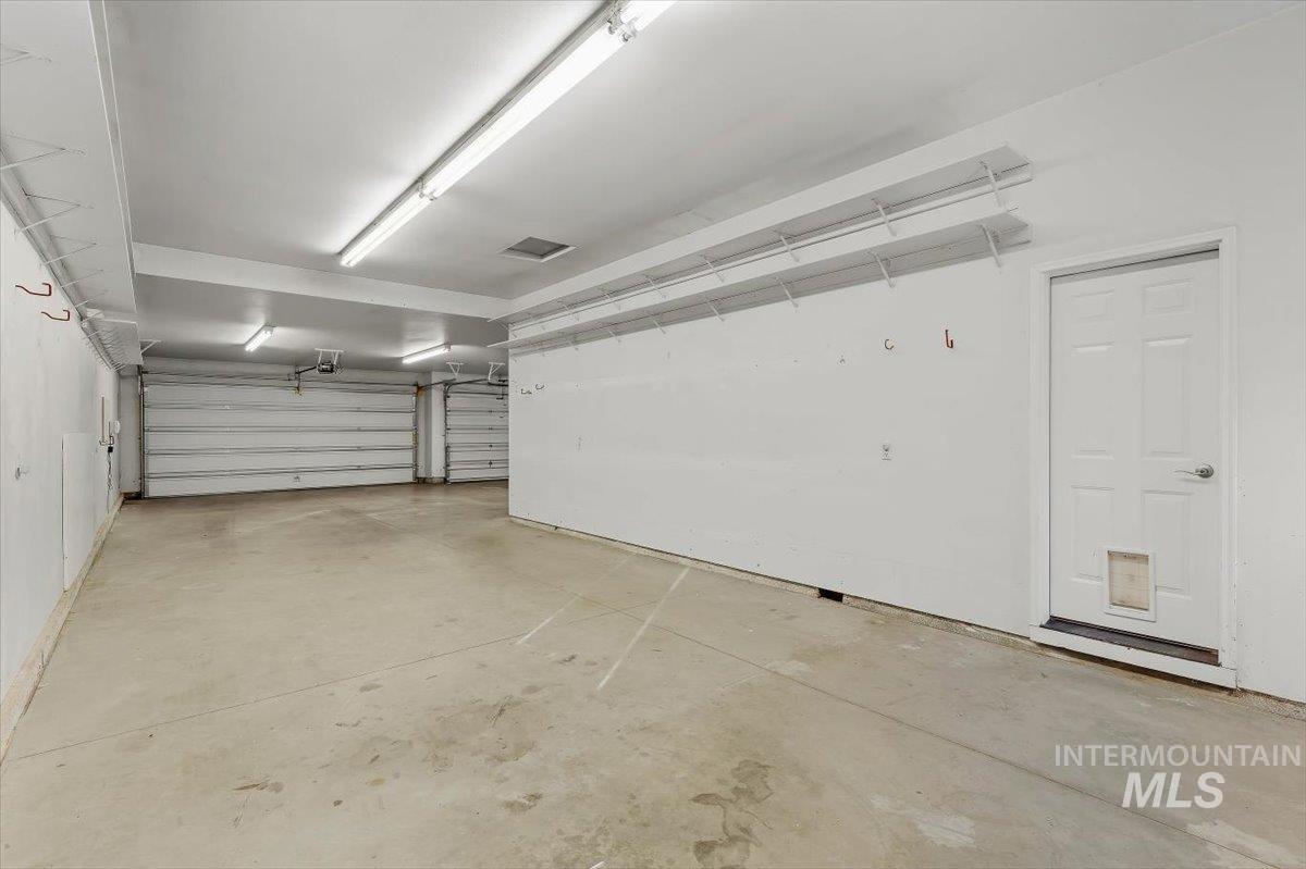 1404 Burnett Dr Property Photo 29