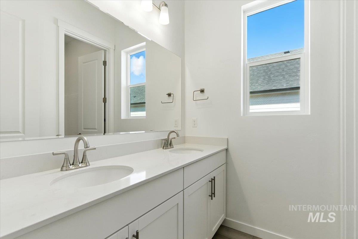 146 N Monty Ave Property Photo 24