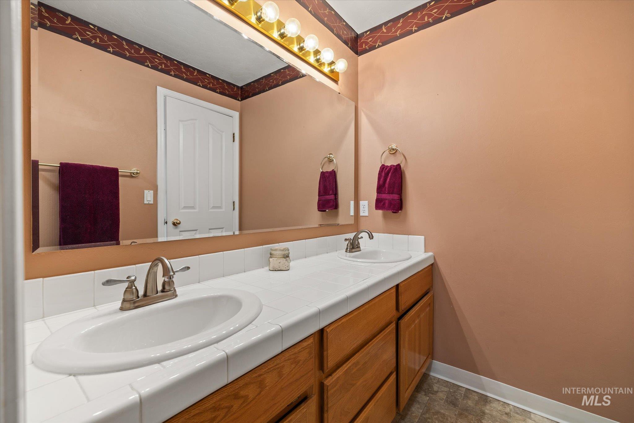 359 S Thoreau Way Property Photo 37