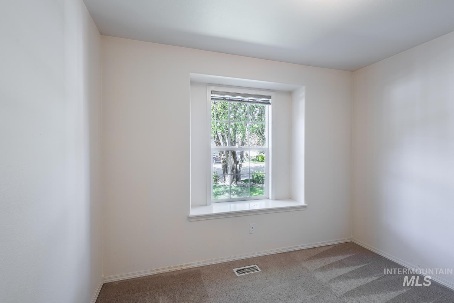 13515 W Persimmon St Property Photo 18