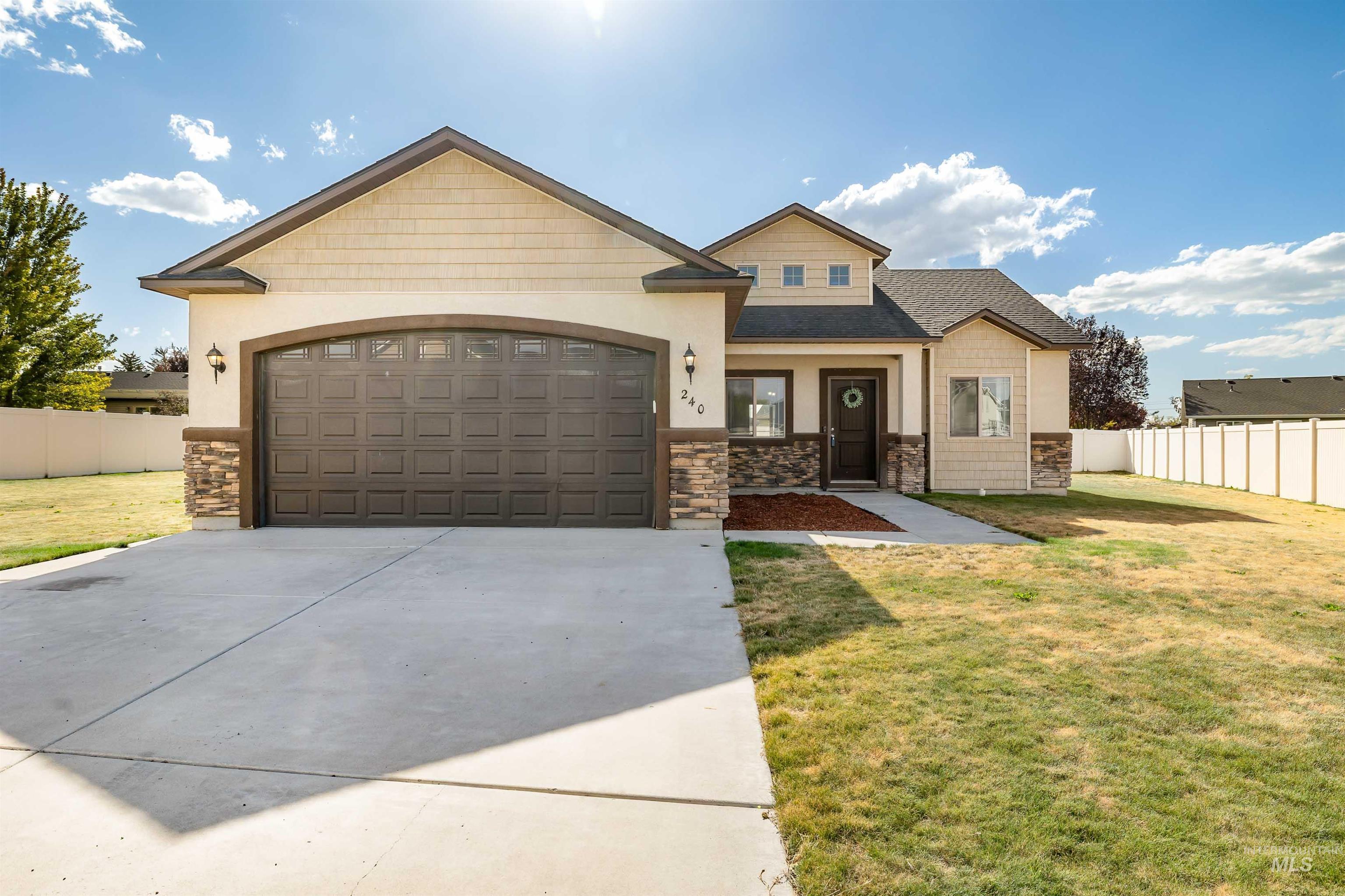 240 Glacier Meadows Way Property Photo 1