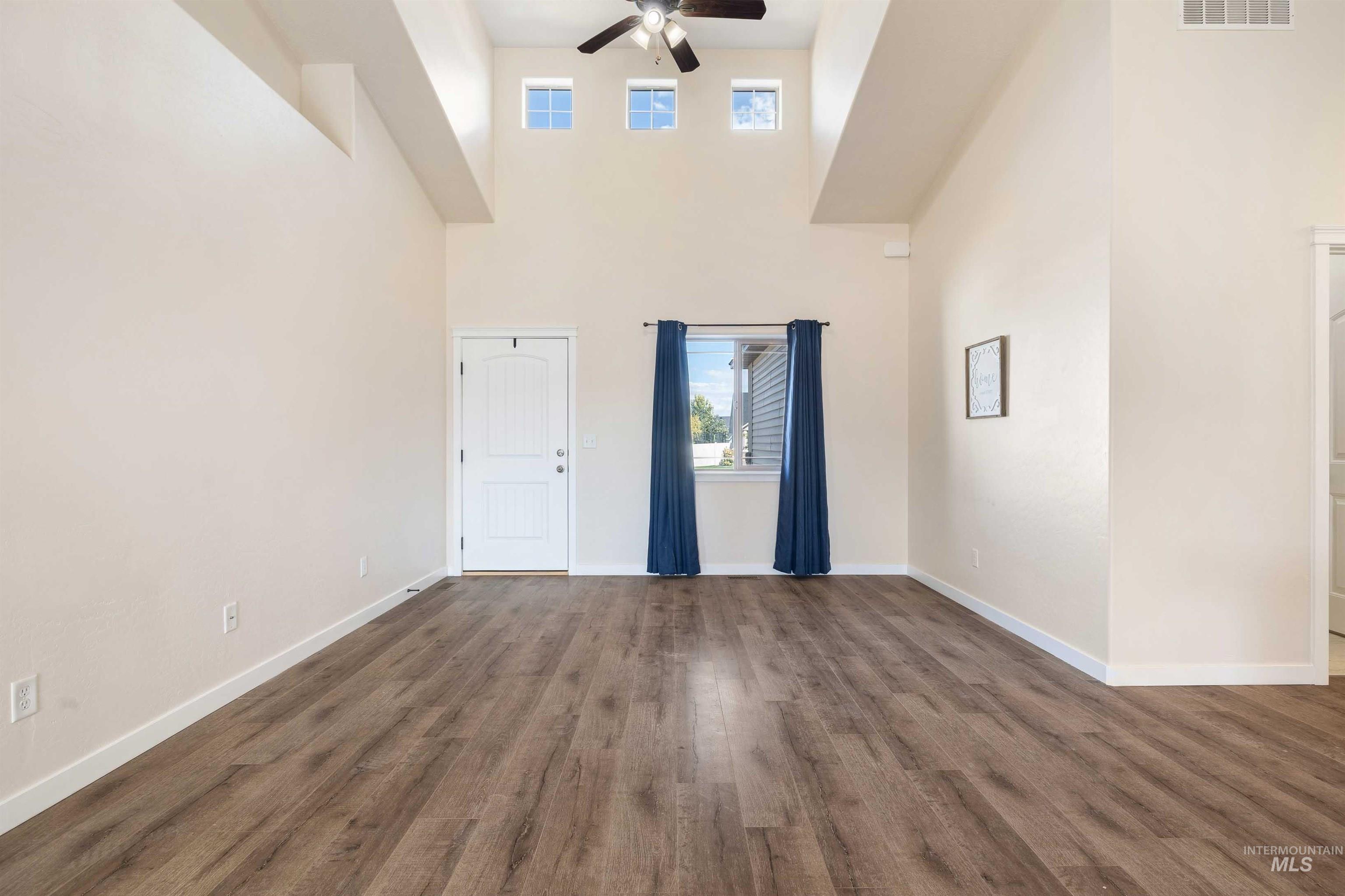 240 Glacier Meadows Way Property Photo 6