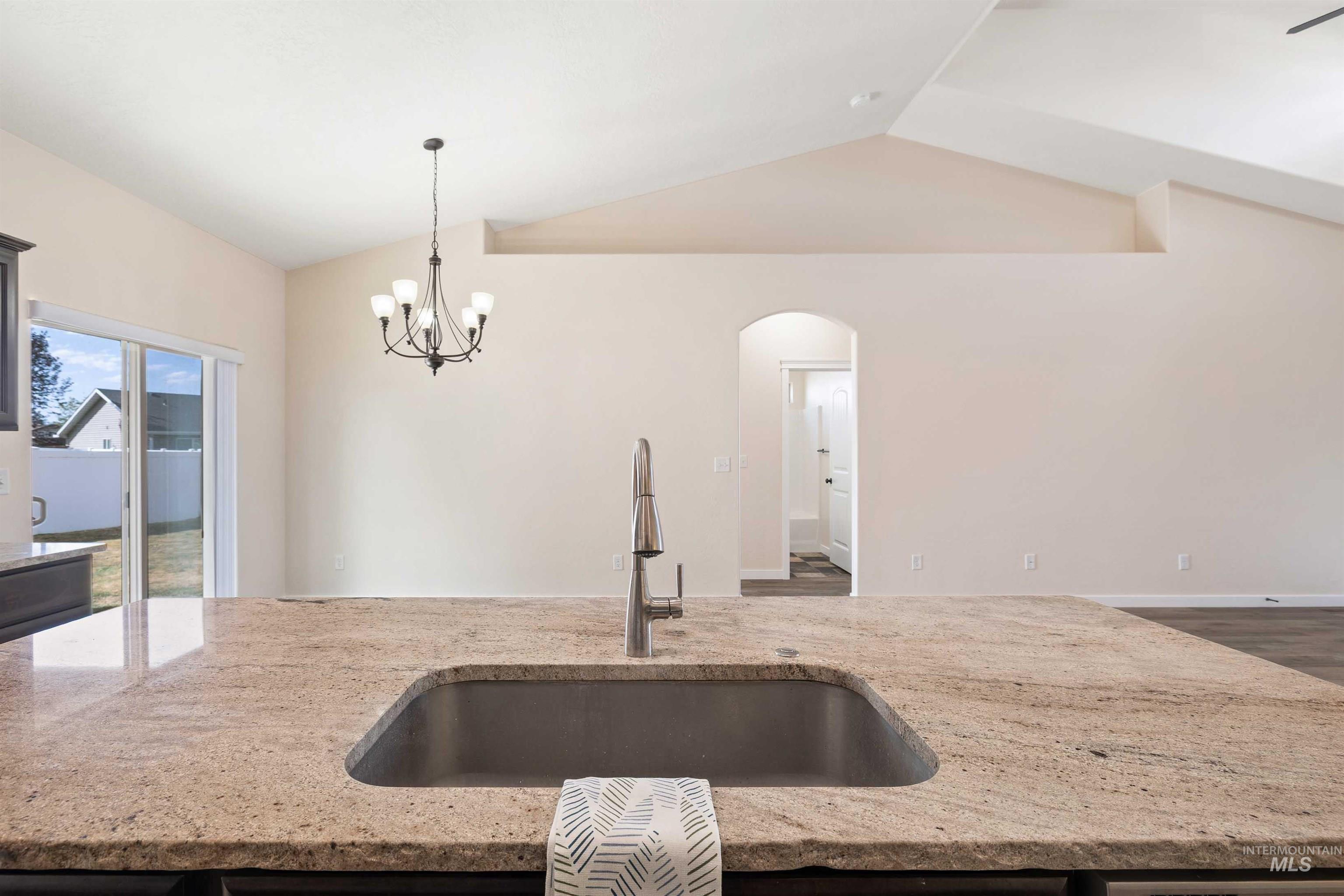 240 Glacier Meadows Way Property Photo 9