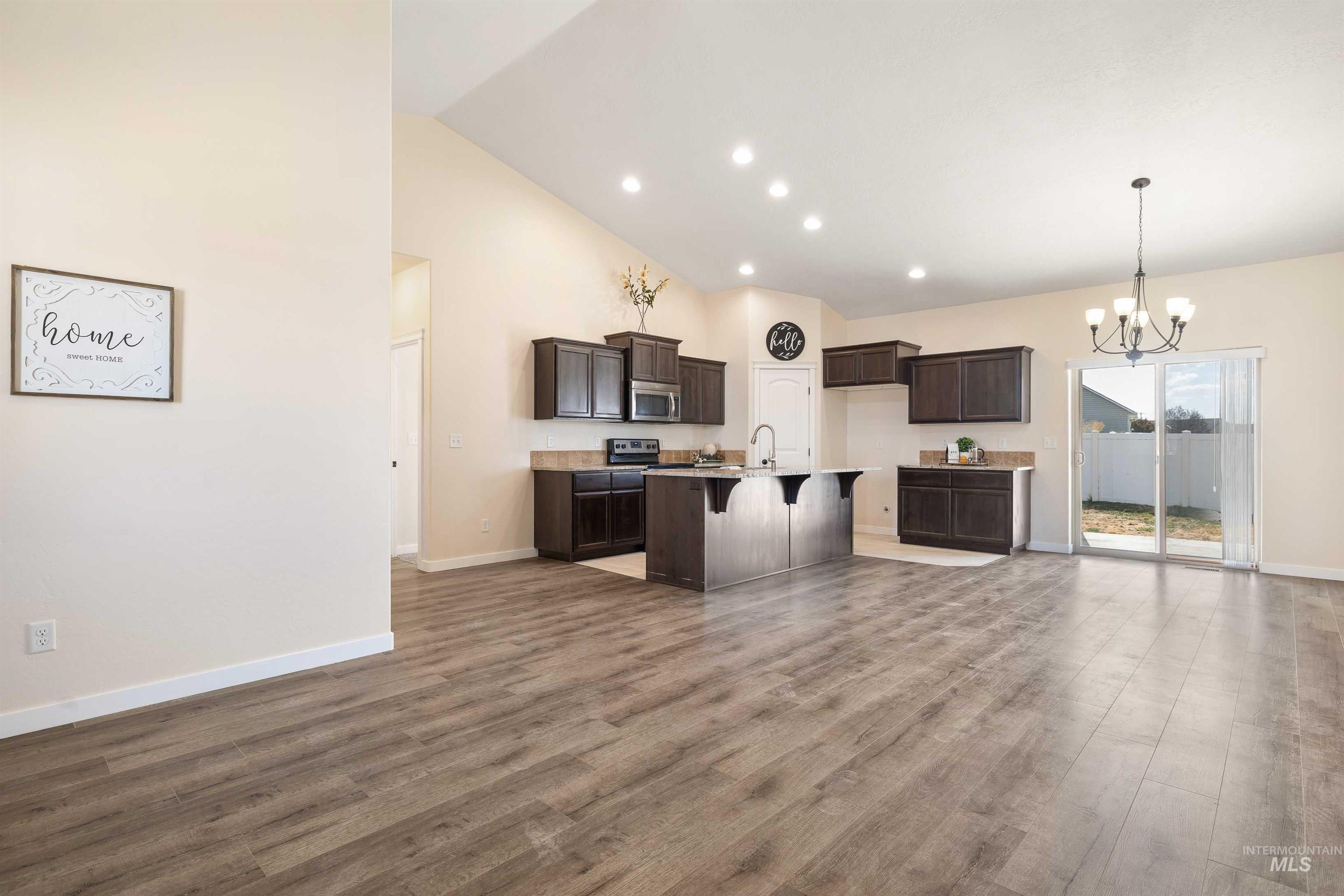 240 Glacier Meadows Way Property Photo 11