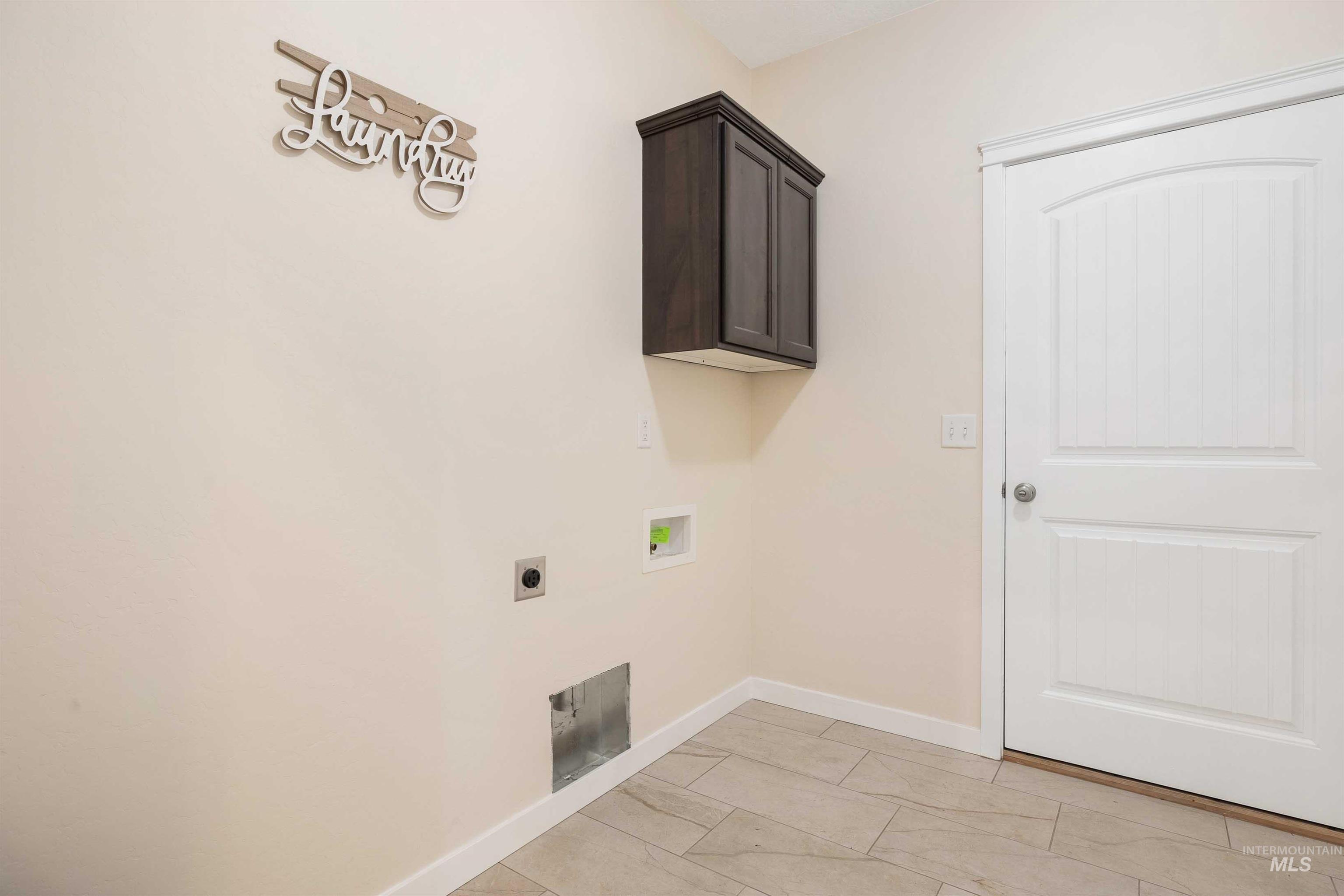 240 Glacier Meadows Way Property Photo 22