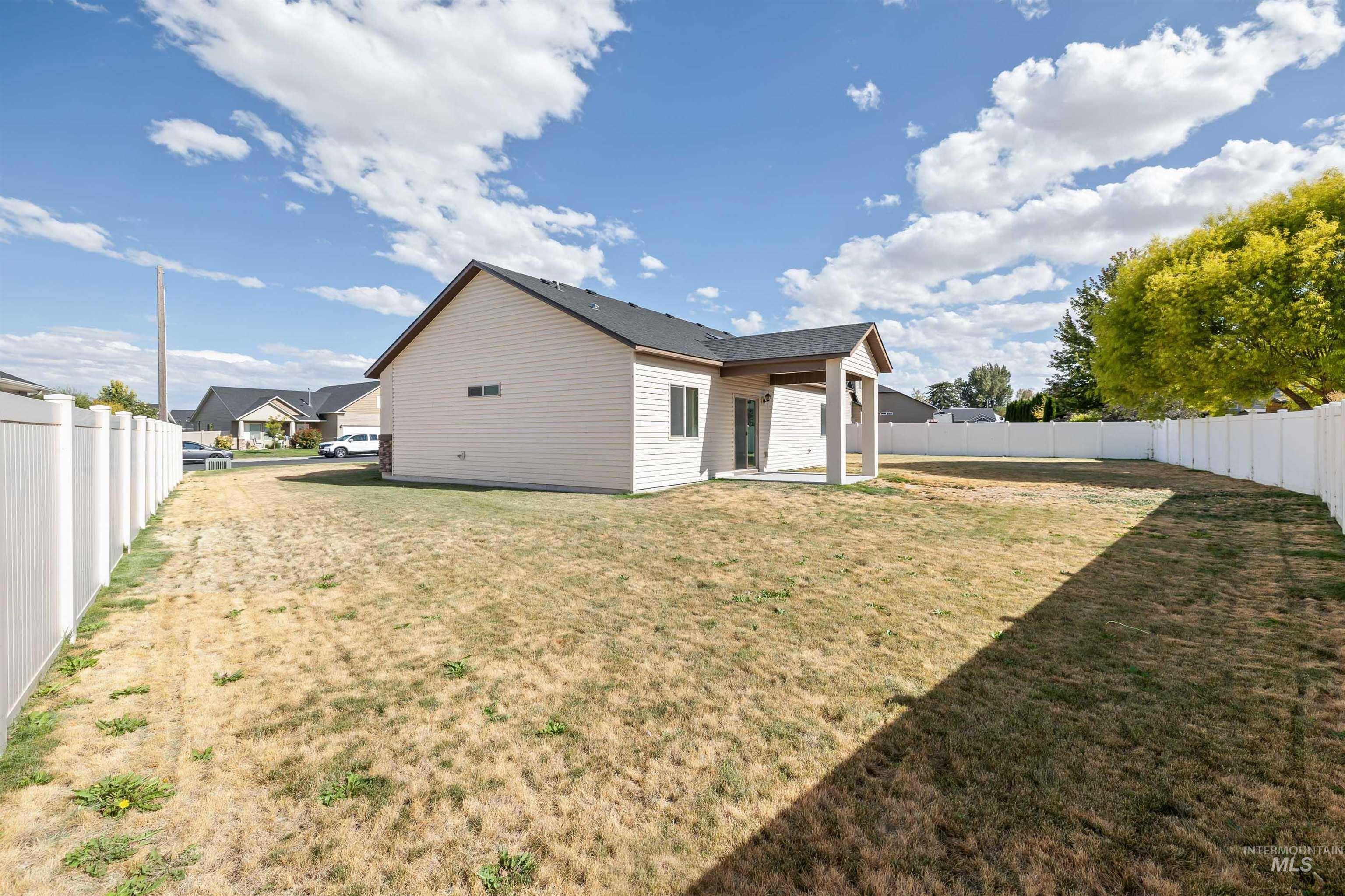240 Glacier Meadows Way Property Photo 24