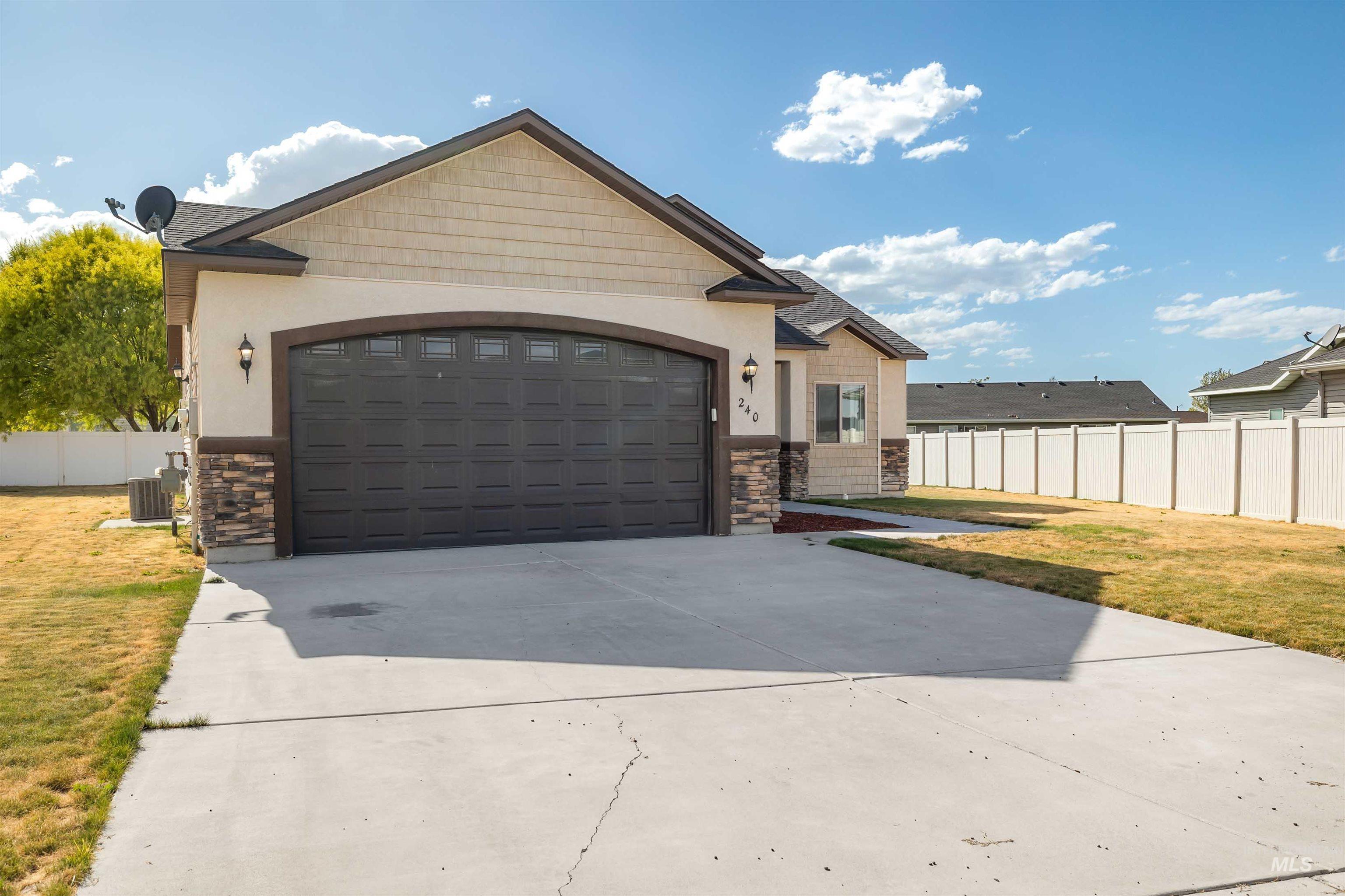 240 Glacier Meadows Way Property Photo 25