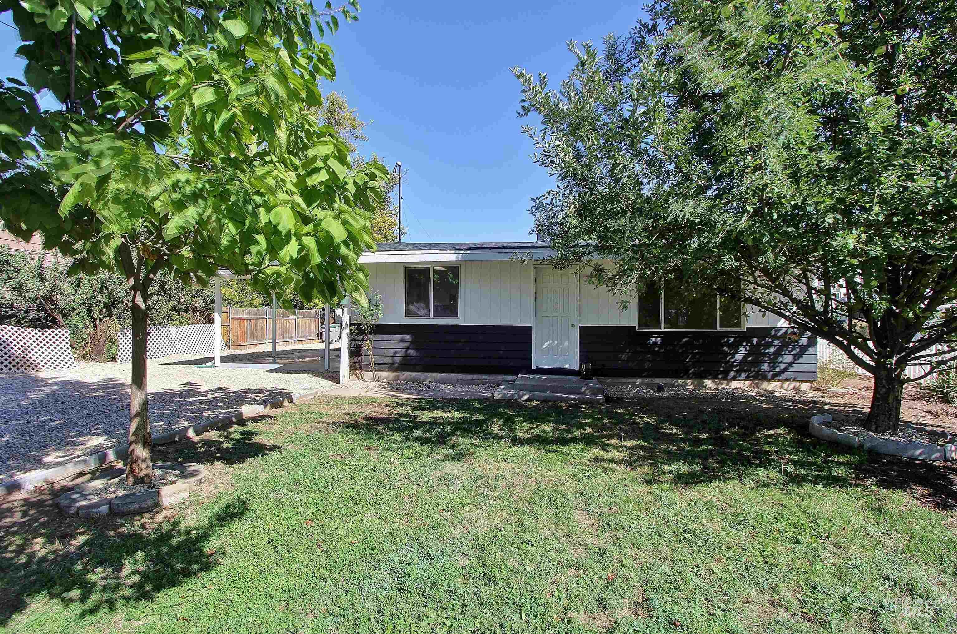 4026 N Christine St Property Photo 1